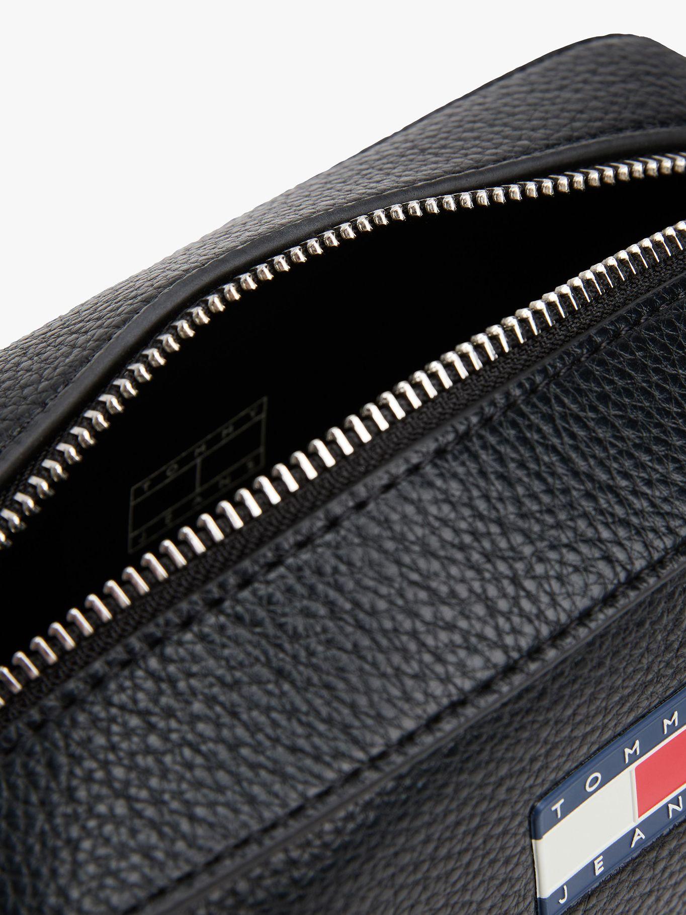 Bandolera Con Insignia Tonal Negro Tommy Jeans-3