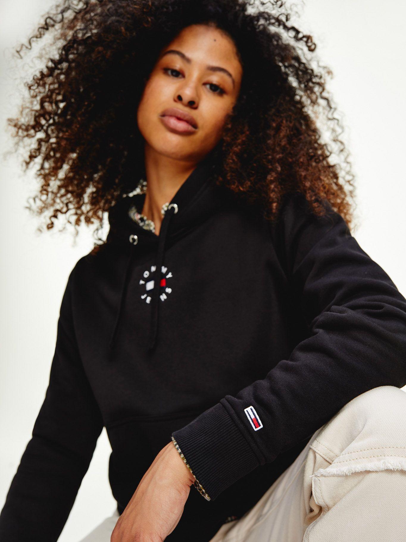 Polerón Hoodie Tiny Logo Negro Tommy Jeans F2-2