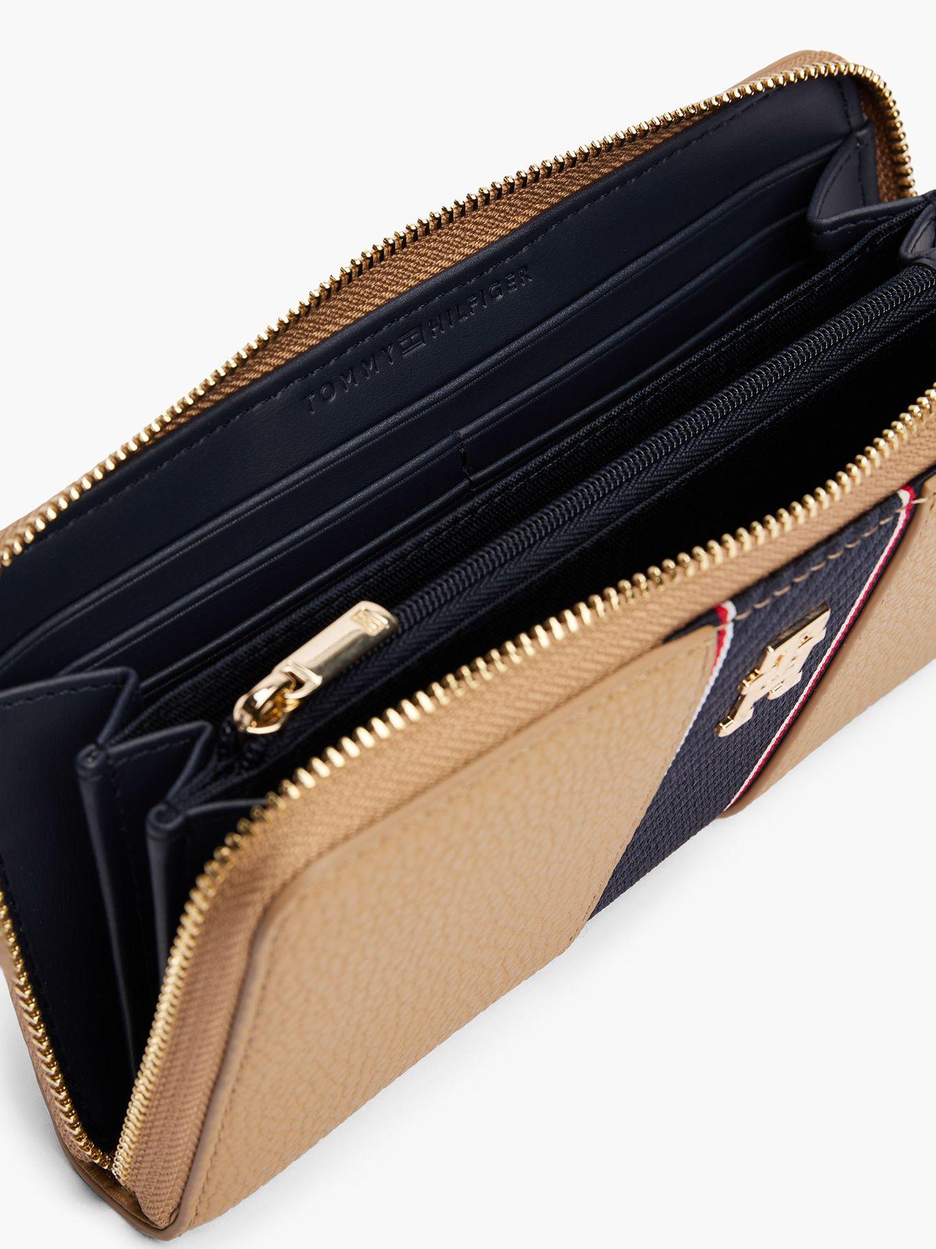 Billetera Legacy Con Acabado Granulado Beige Tommy Hilfiger-2