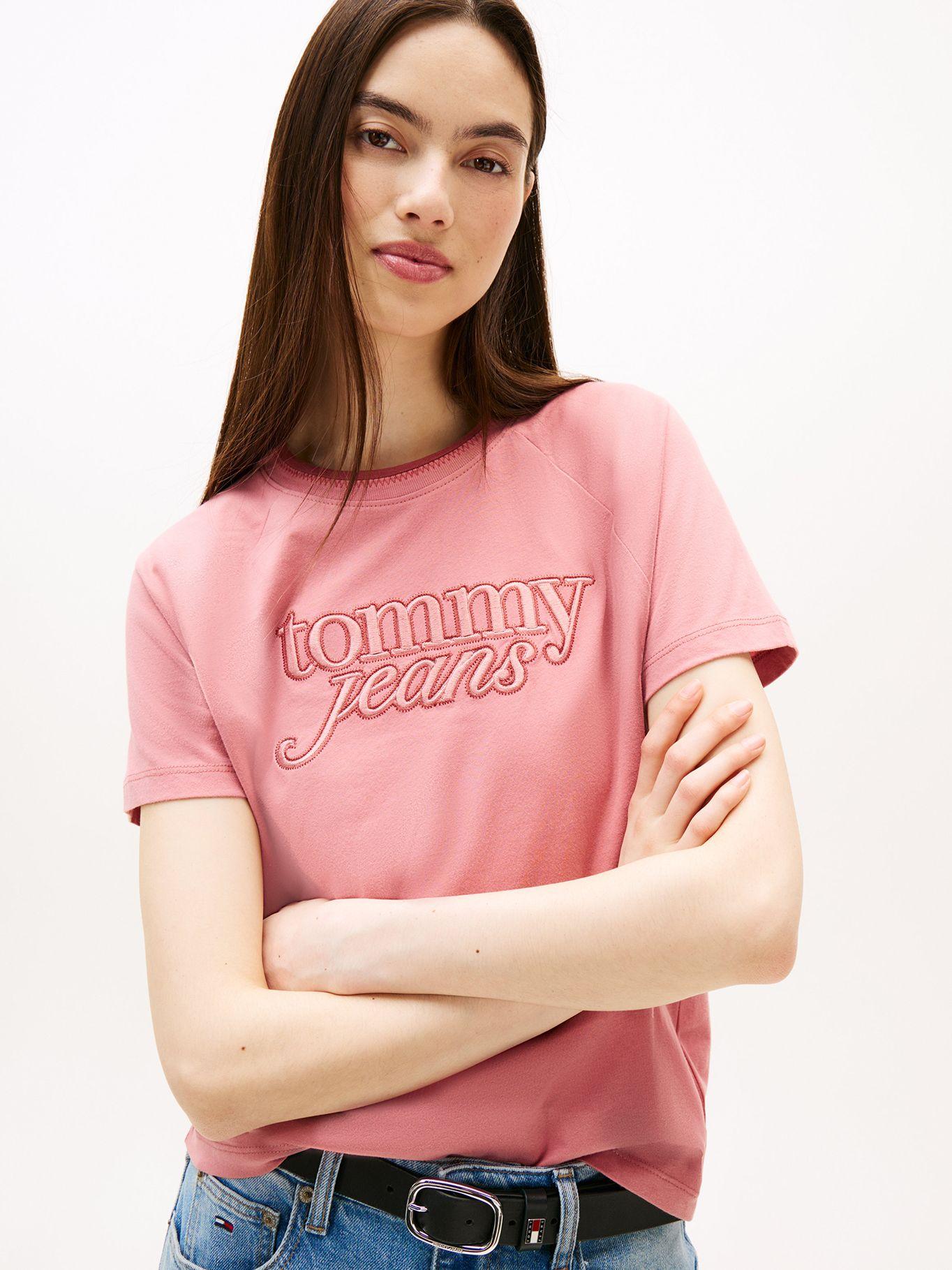 Polera  Logo Script Regular Fit Rosado TI0 Tommy Jeans-3