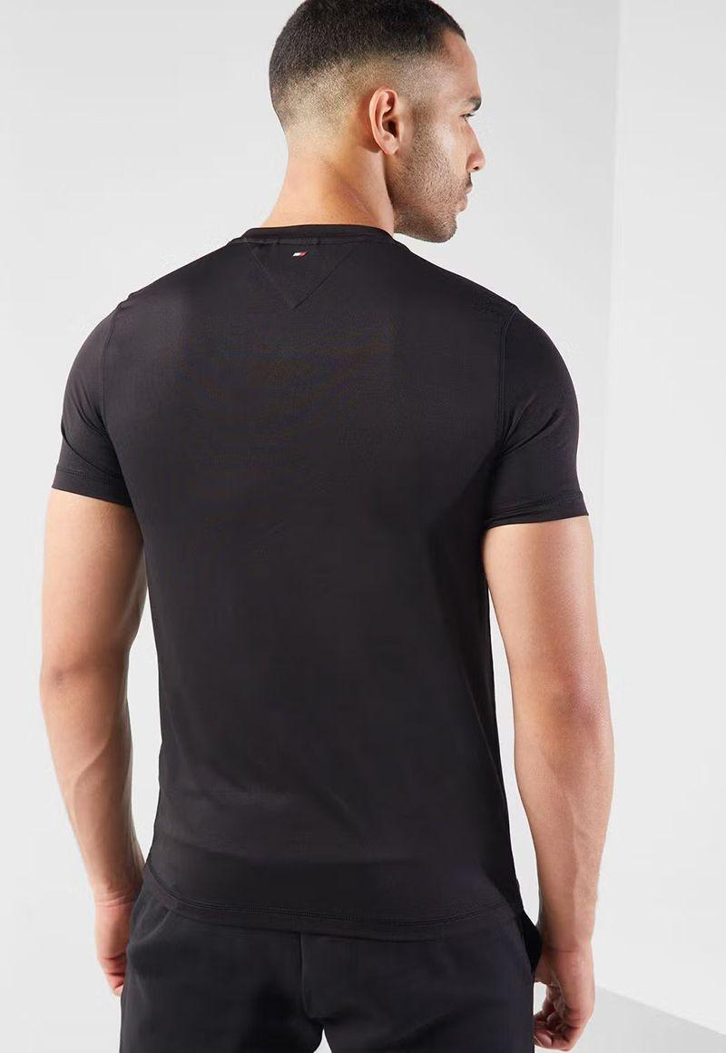 Polera Essential Traing Con Logo Negro Tommy Hilfiger-1