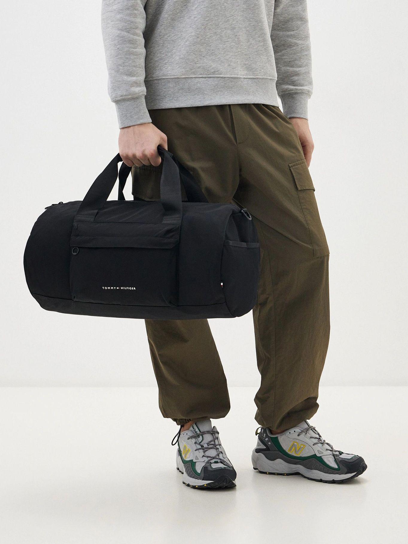 Bolso Duffle Skyline Con Logo Negro Tommy Hilfiger-1