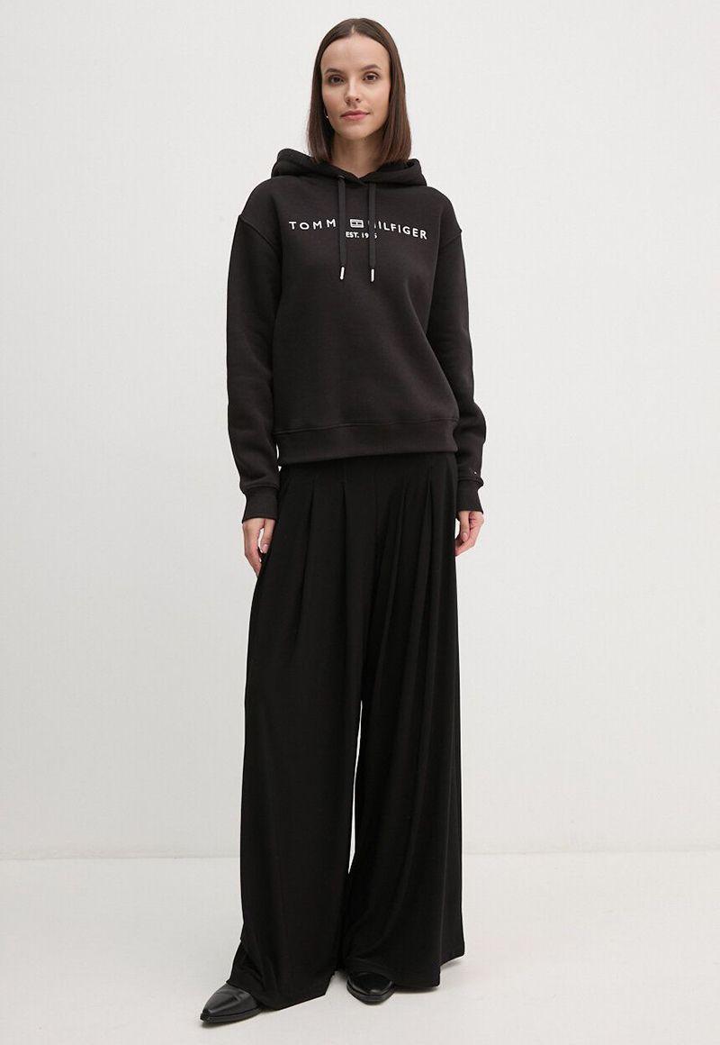 Polerón Hoodie Logo Bordado Negro Tommy Hilfiger-1