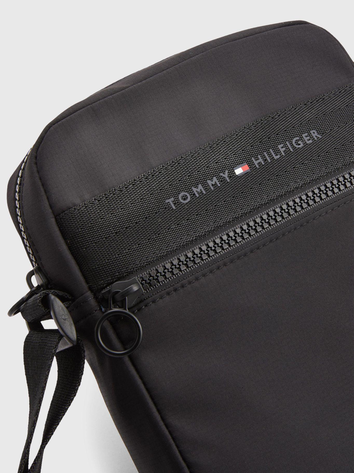Crossbody Horizon Con Cierre Negro Tommy Hilfiger-3