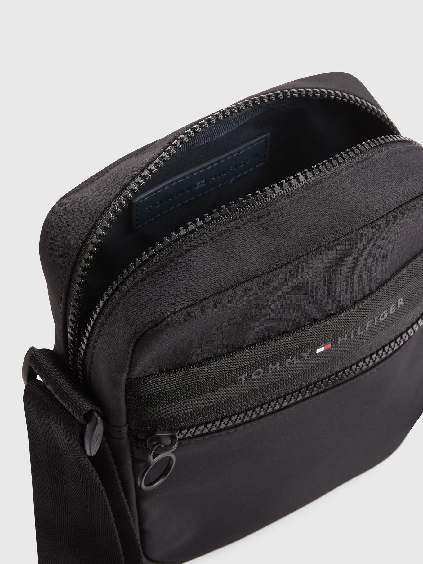 Crossbody Horizon Con Cierre Negro Tommy Hilfiger-2