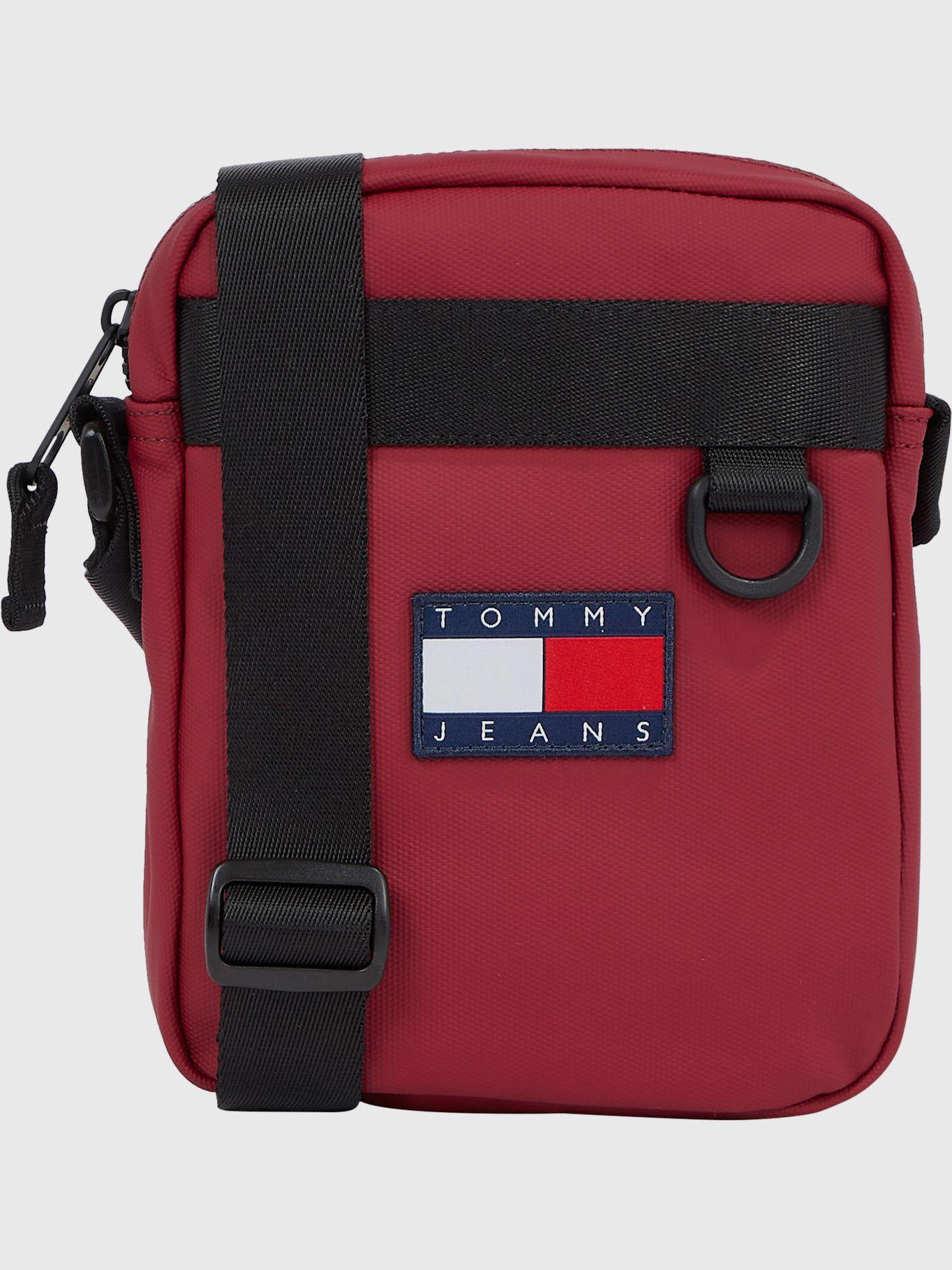 Bolso Reporter Elevated Con Parche Rojo Tommy Hilfiger-0