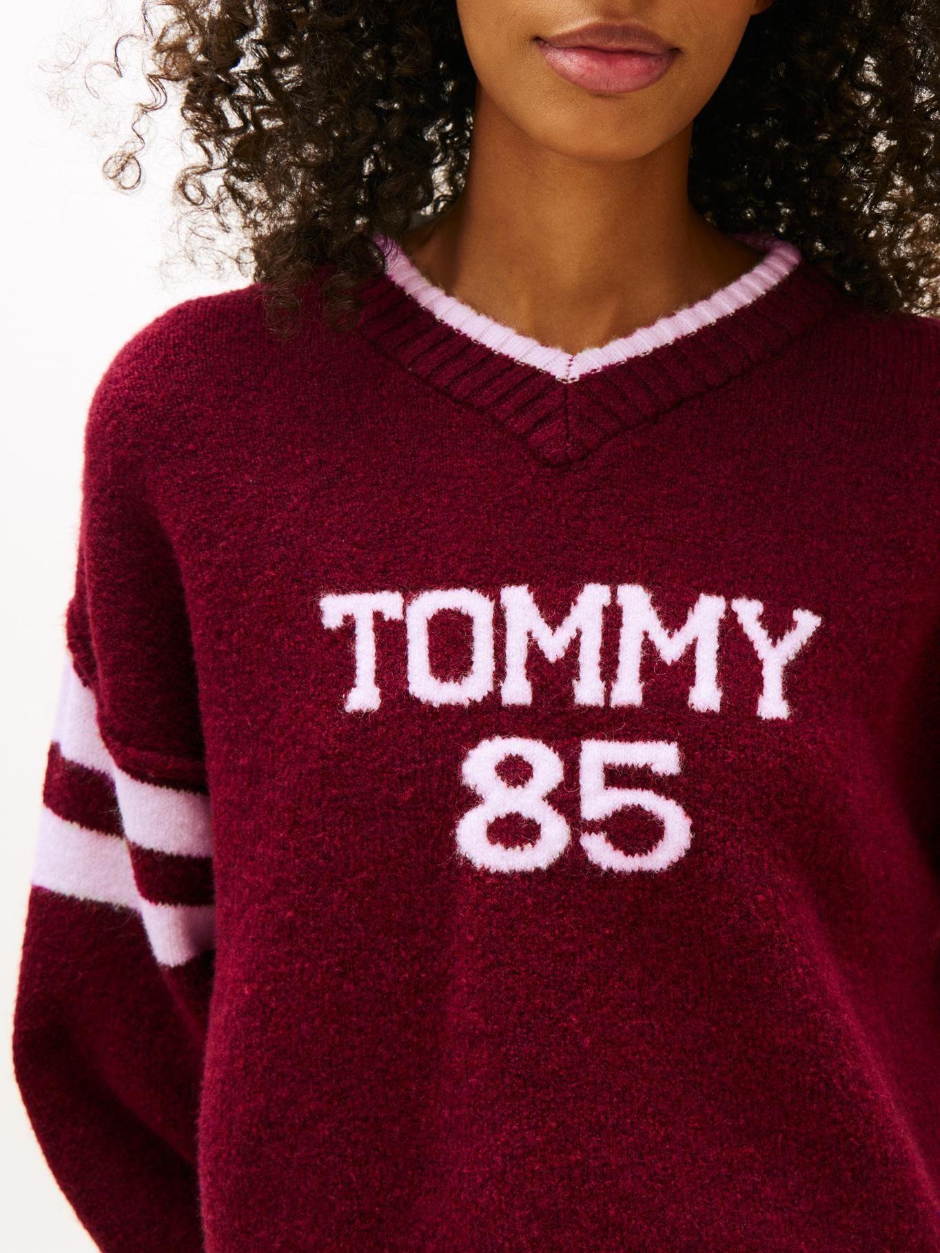 Sweater Logo Varsity Relaxed Fit Tommy Jeans Burdeo-3