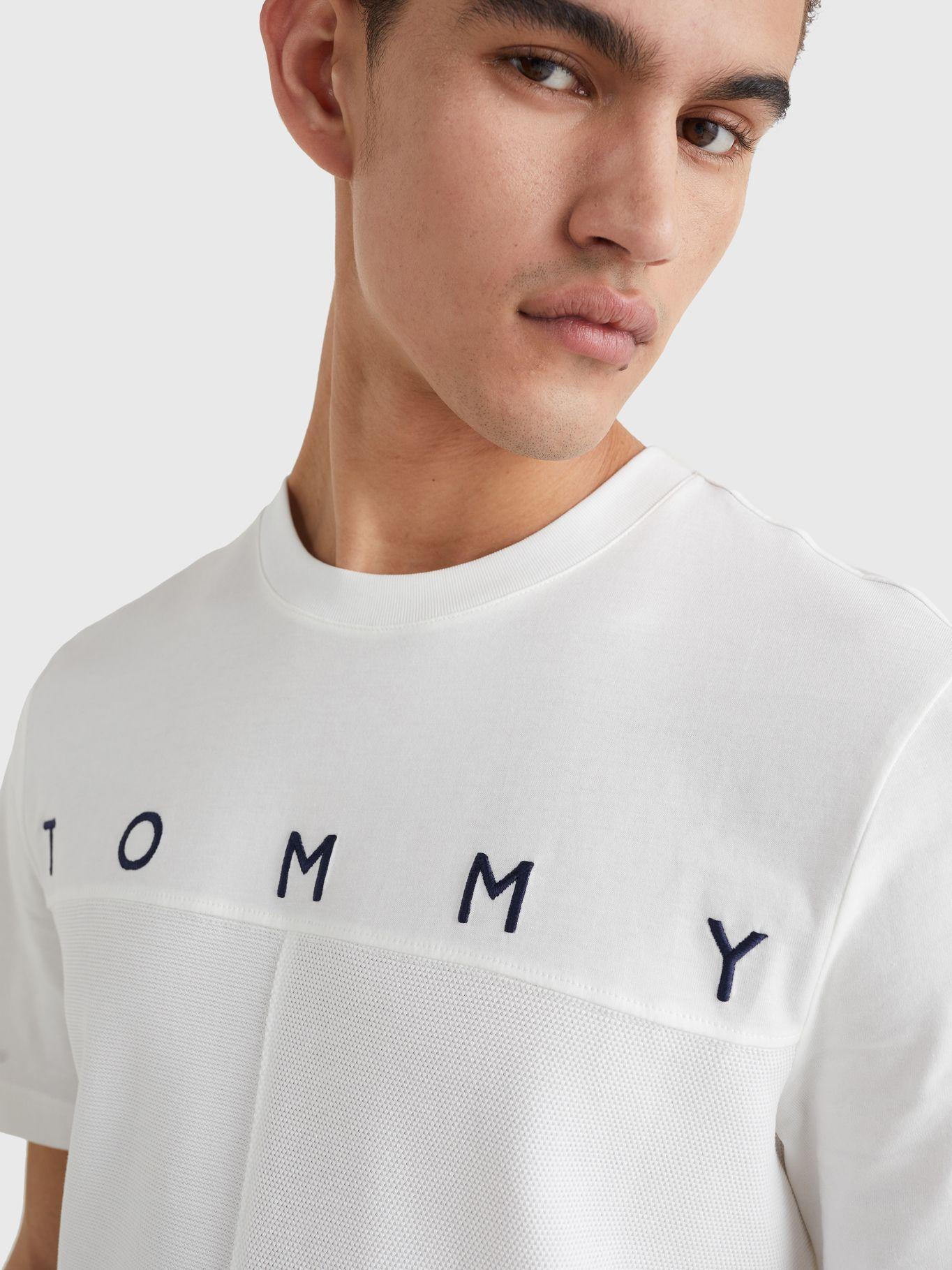 Polera De Algodón Mono Flag Logo Blanco Tommy Hilfiger-2