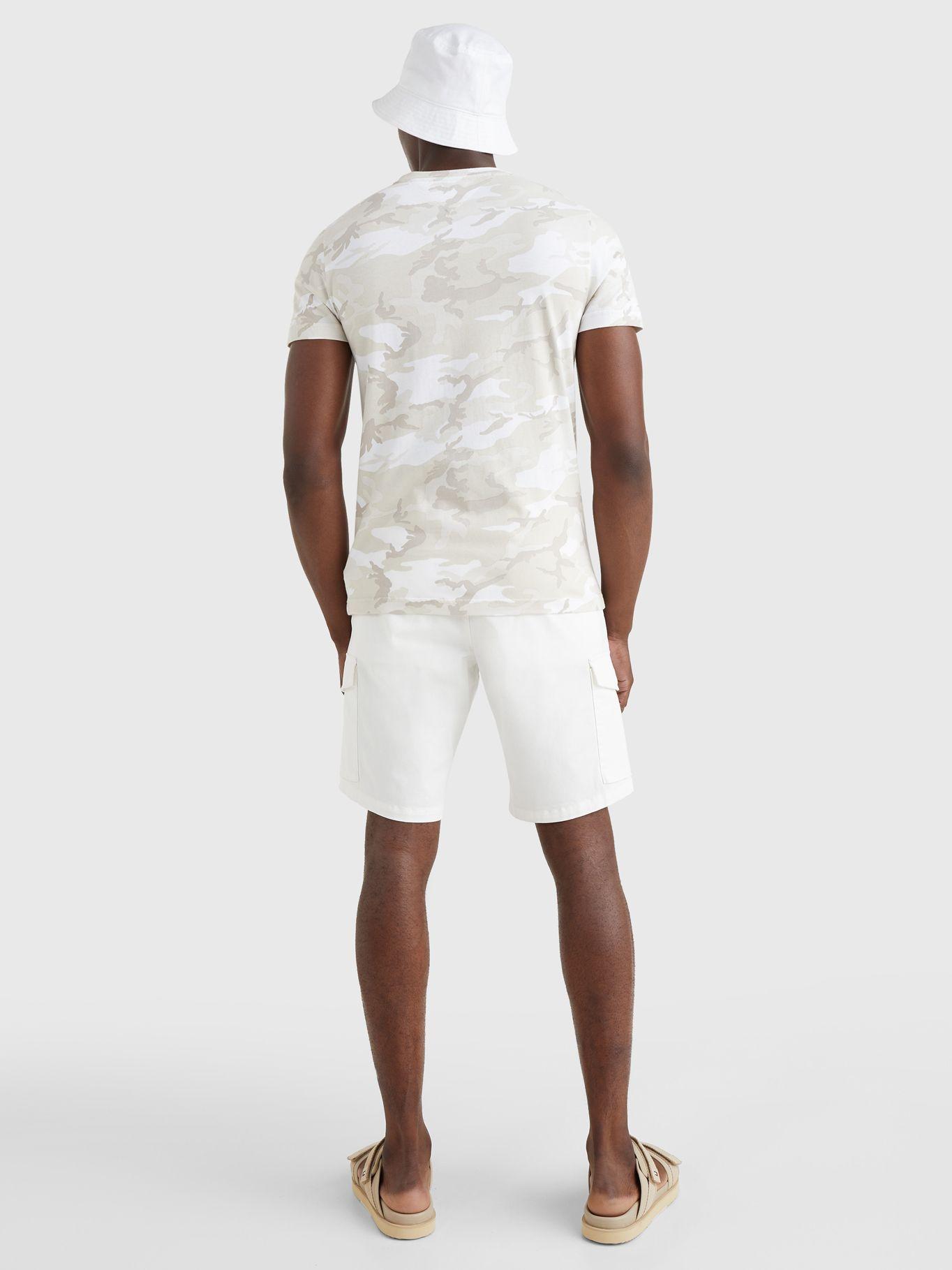 Polera Camo Print Logo Beige Tommy Hilfiger JN2-1