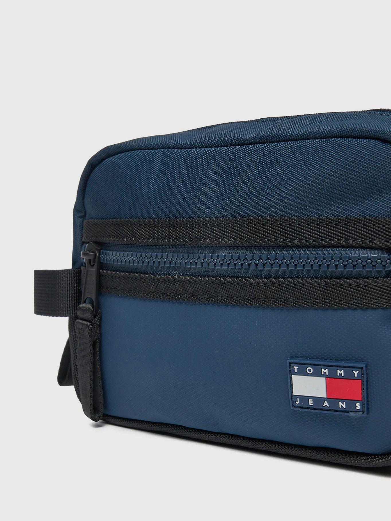 Neceser Essential Con Logo Azul Tommy Hilfiger-3