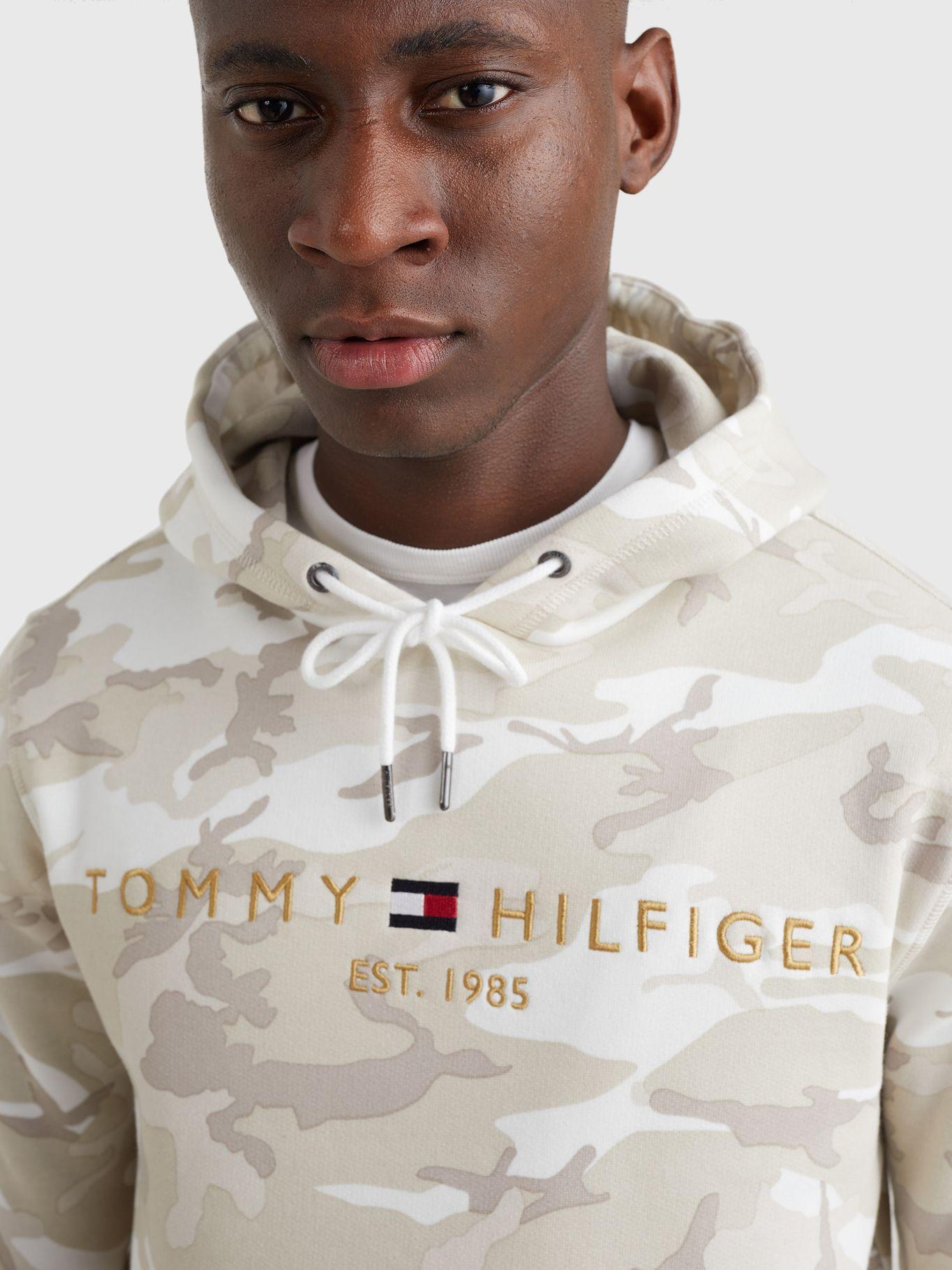 Polerón Hoodie Camo Print Beige Tommy Hilfiger JN2-2