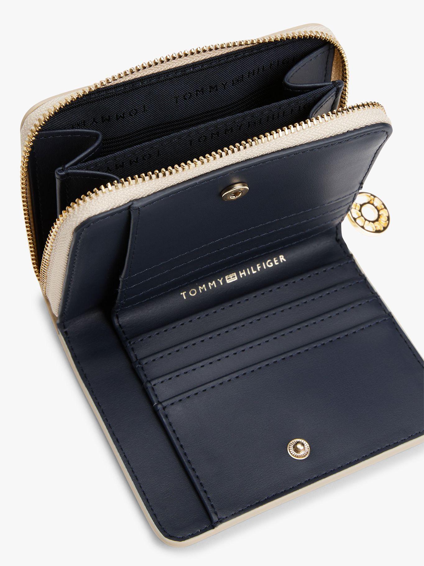 Billetera Distinctmonogram Beige Tommy Hilfiger-2