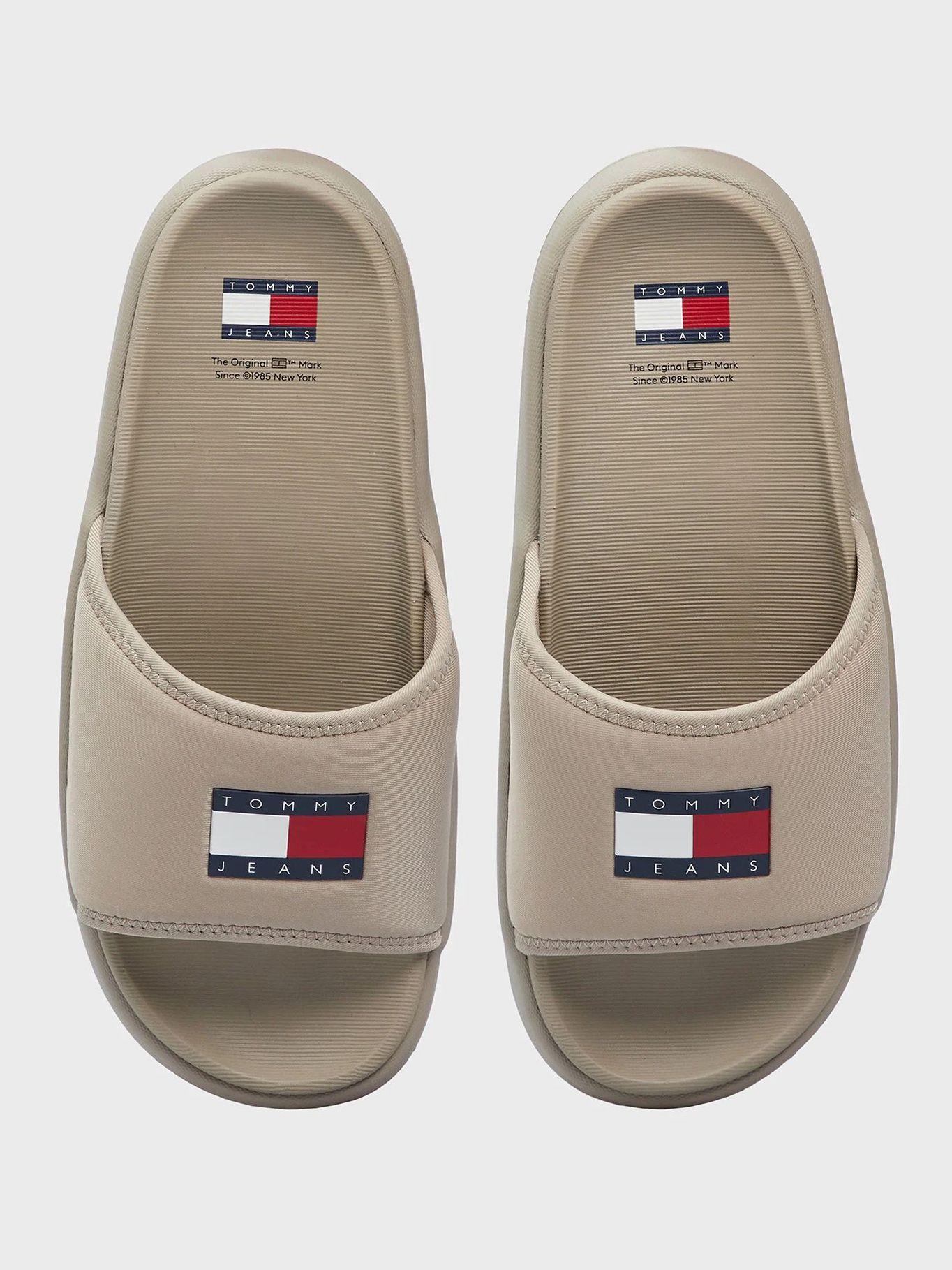 Sandalia Chunky Para Piscina Café Tommy Hilfiger-2
