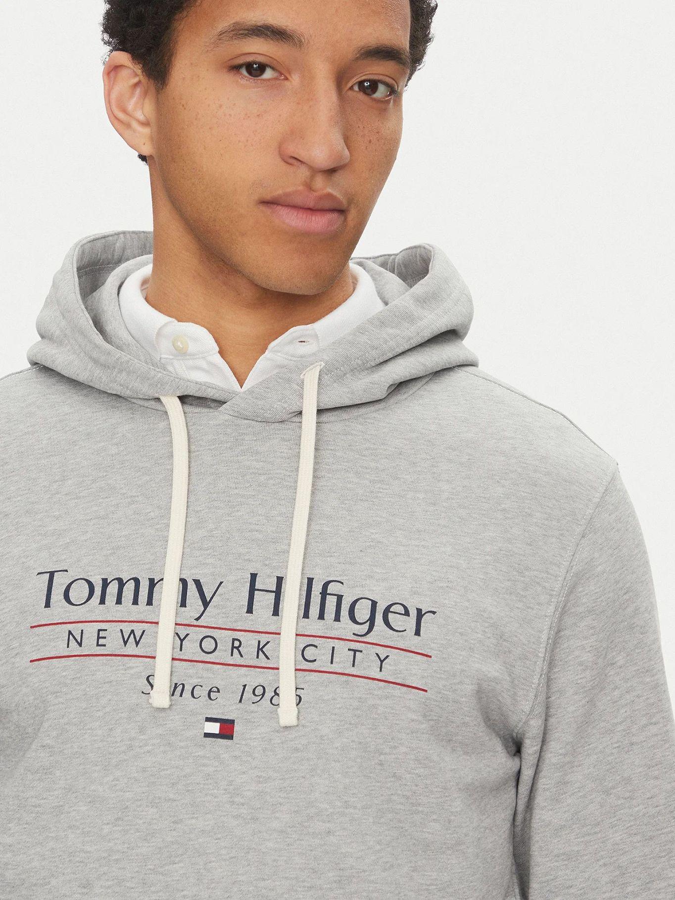 Polerón Hoodie Center Stack Logo Gris Tommy Hilfiger-3