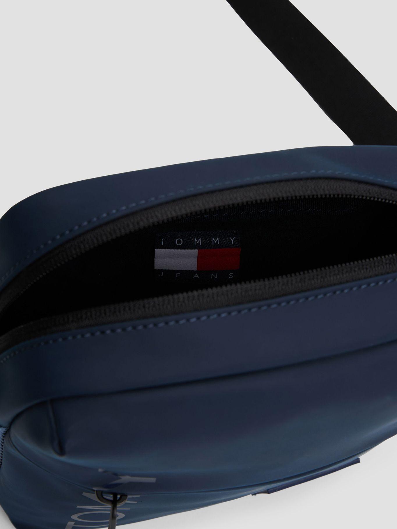 Bolso Reporter Essential_Azul Tommy Hilfiger-2