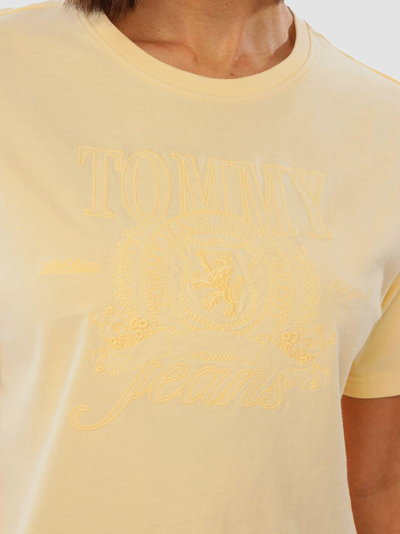 Polera Tonal Crest Logo Amarillo Tommy Jeans-3