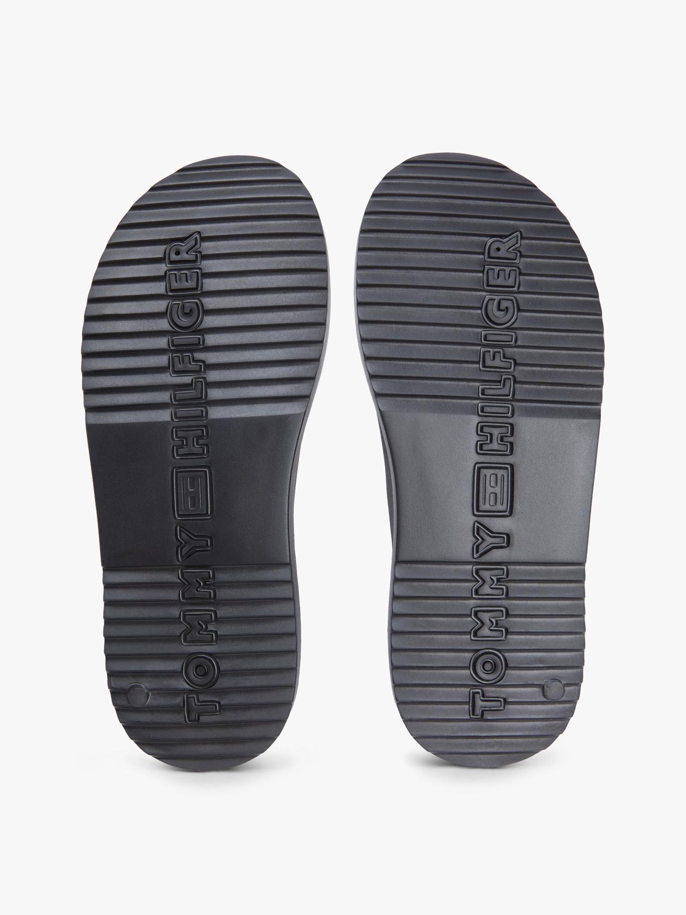 Sandalias Con Hebillas Y Suela Dentada-7