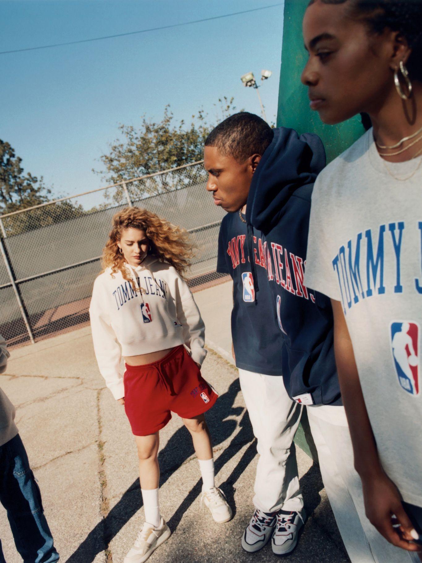 Polera Tjm & Nba Logo Gris Tommy Hilfiger-3