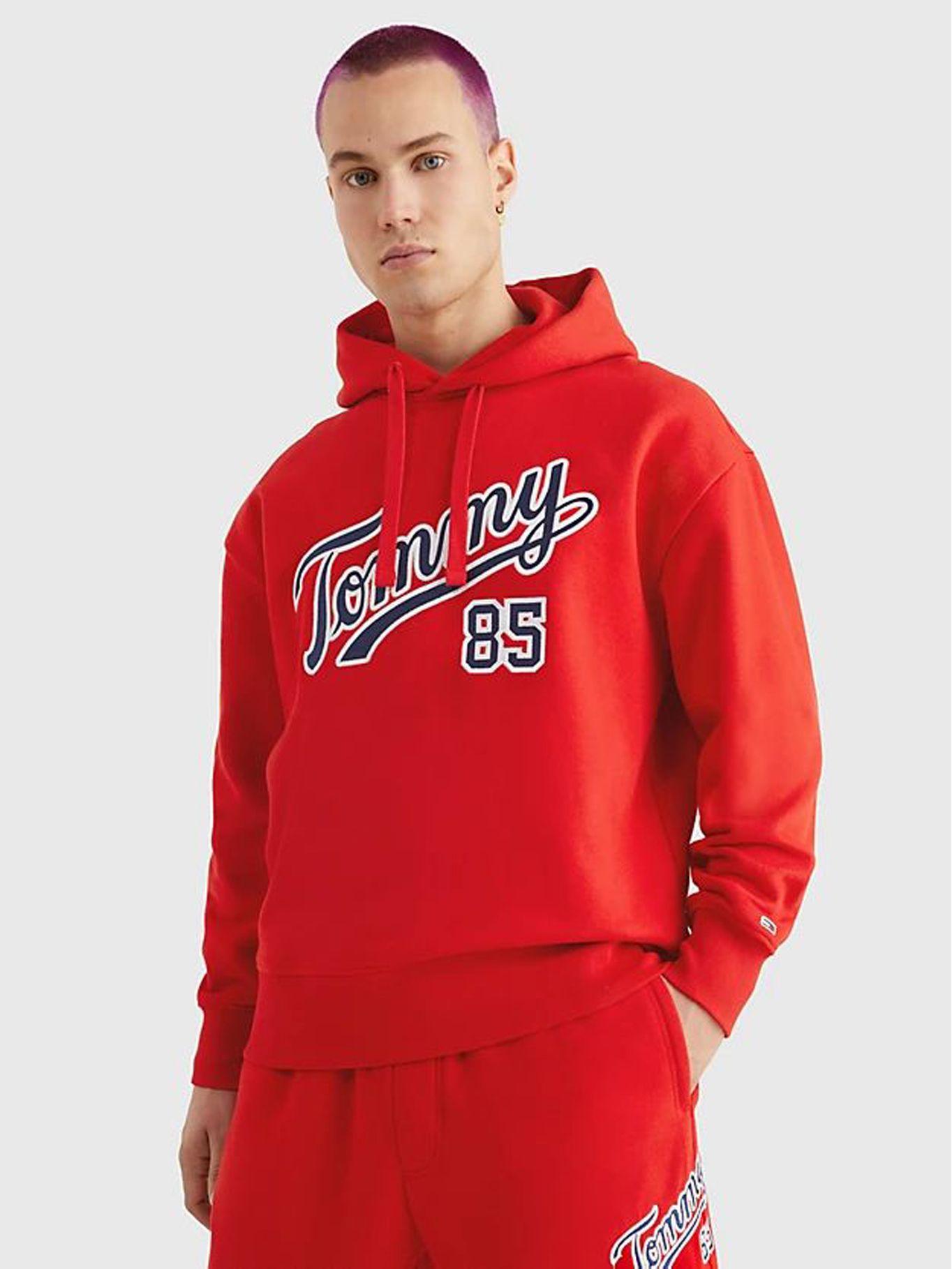 Polerón Hoodie College 85 Logo Rojo Tommy Jeans-0