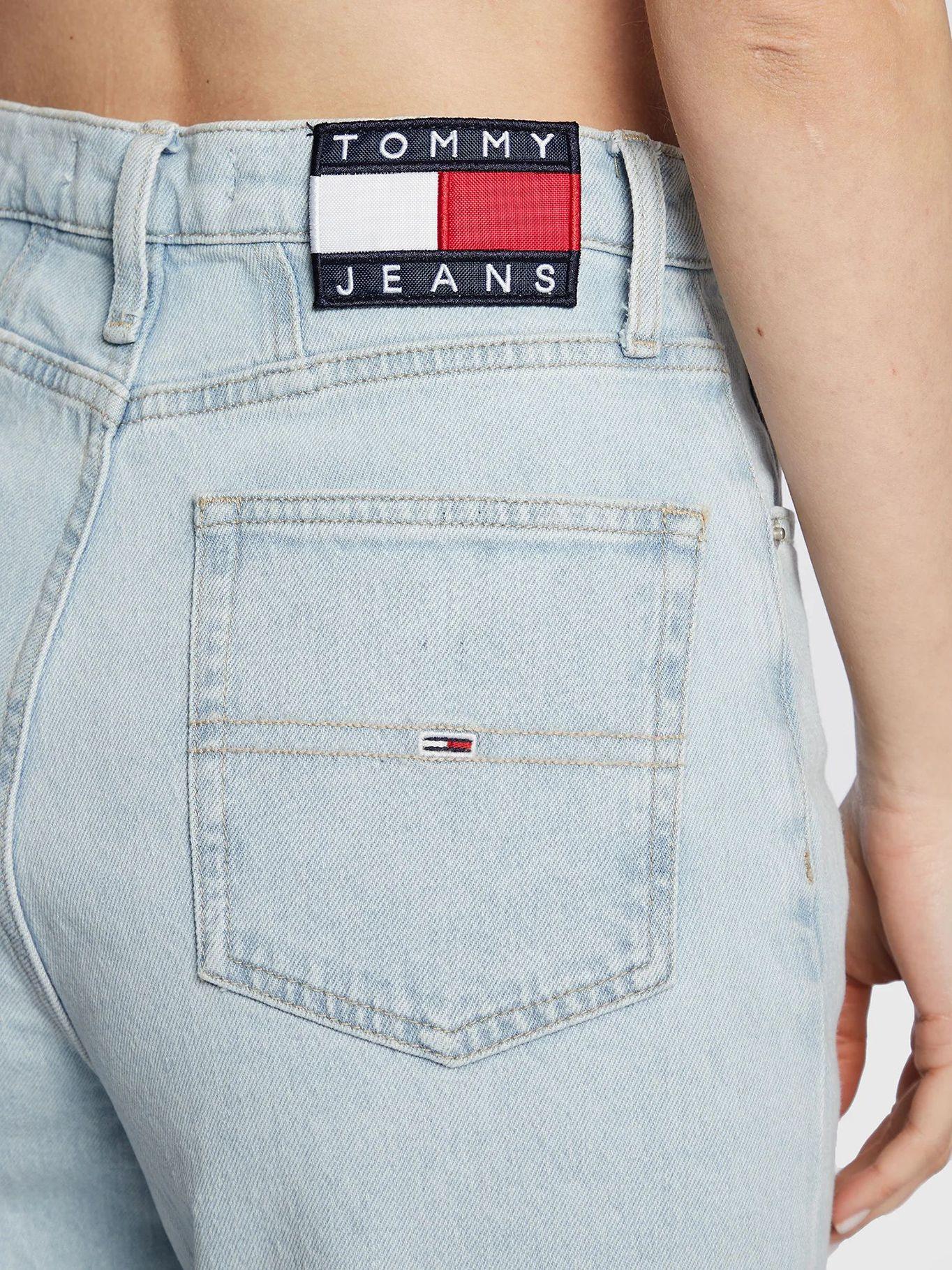 Jeans Mom Fit Desteñidos Celeste Tommy Jeans-4