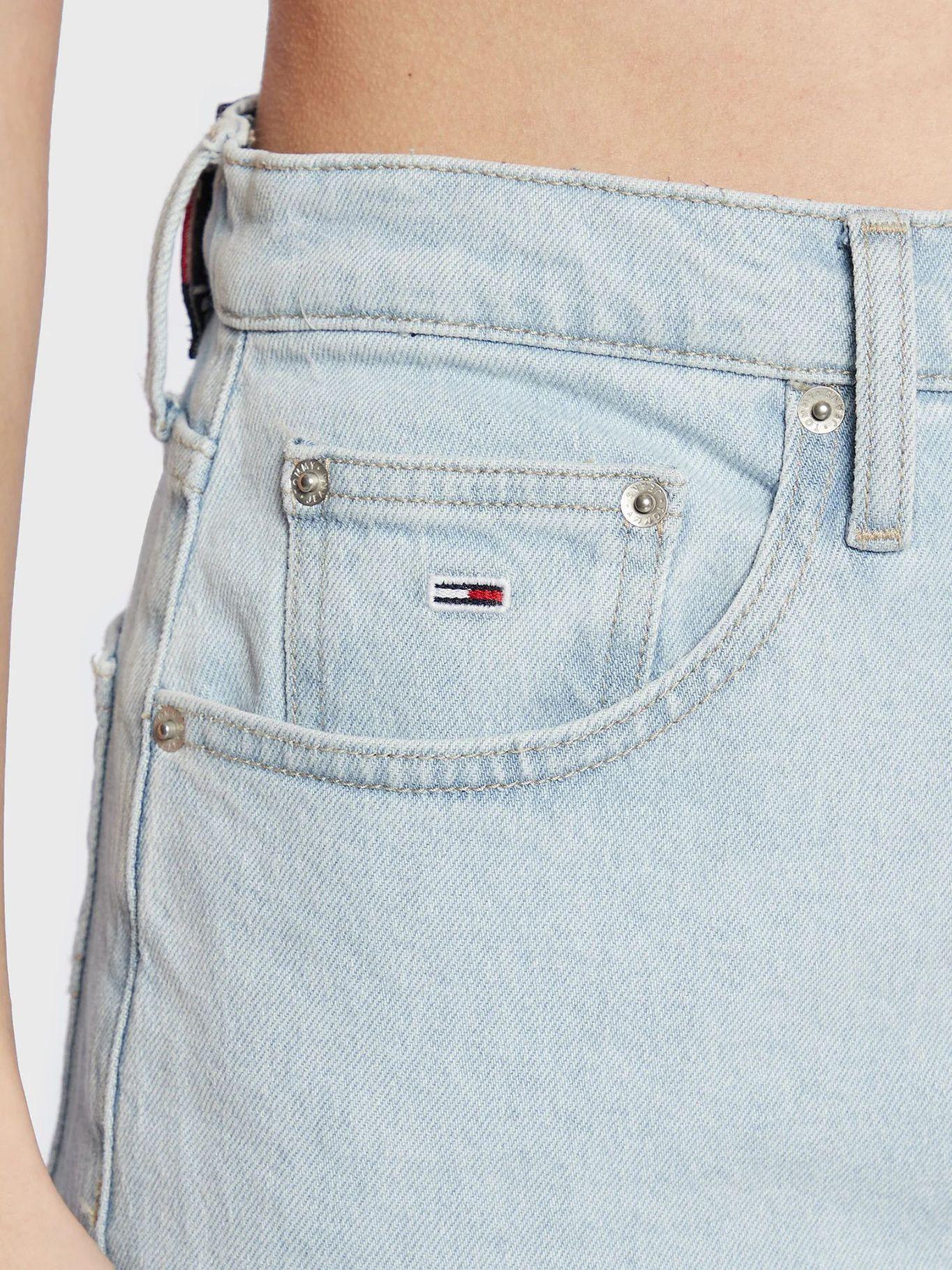 Jeans Mom Fit Desteñidos Celeste Tommy Jeans-3
