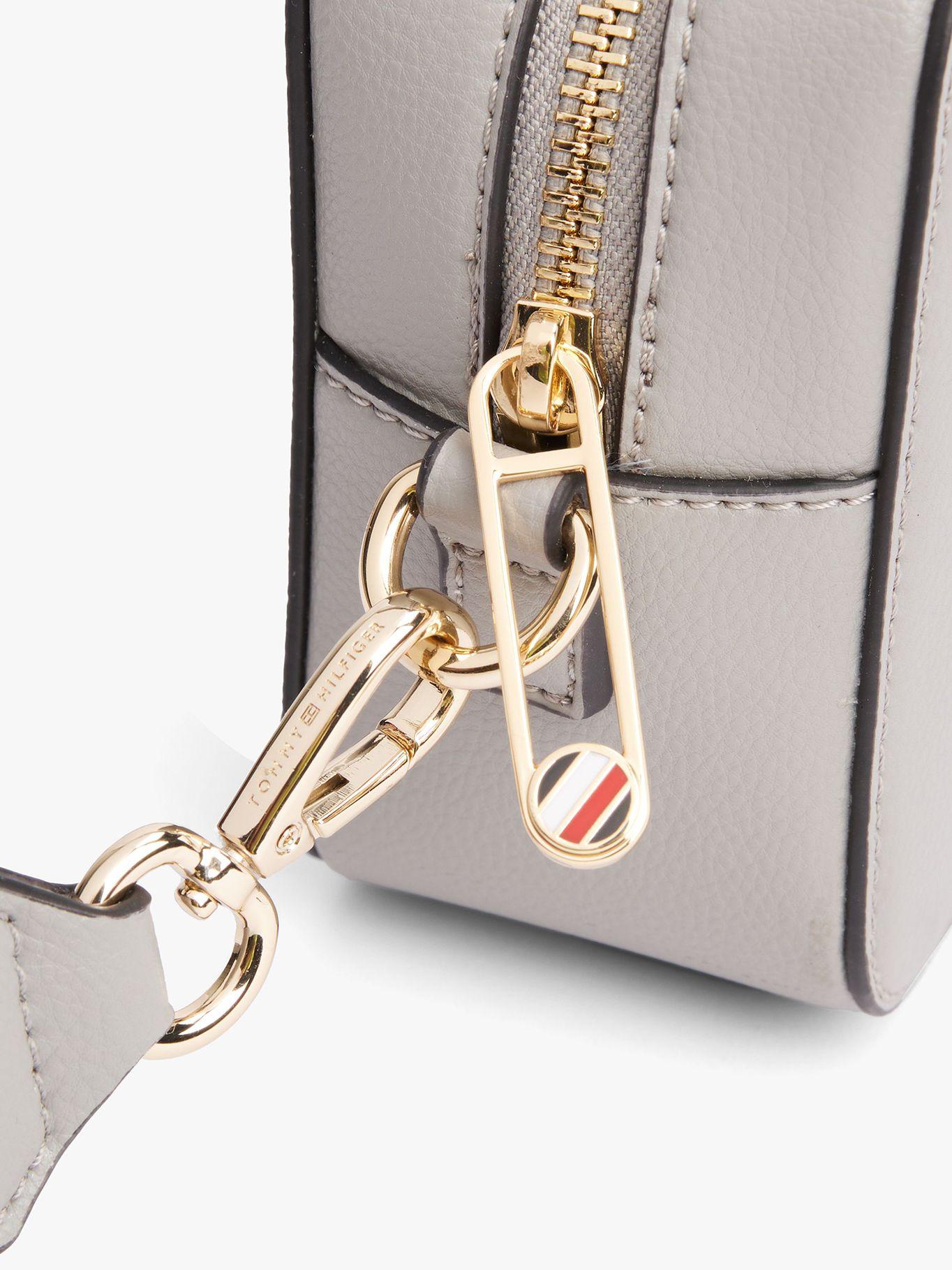 Bandolera Th Soft Logo Gris Tommy Hilfiger-3