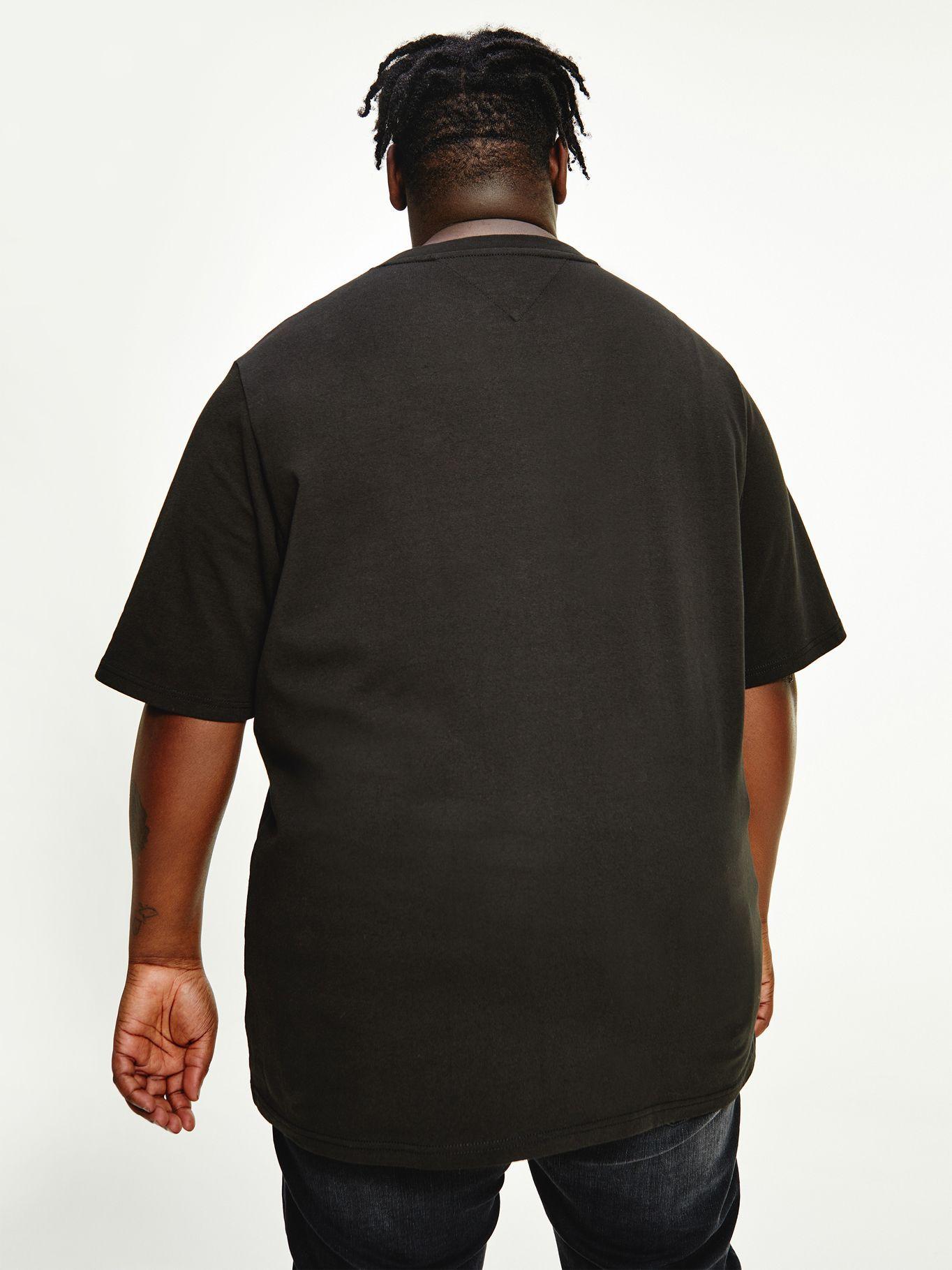 Polera Plus Center Con Parche Negro Tommy Jeans-1