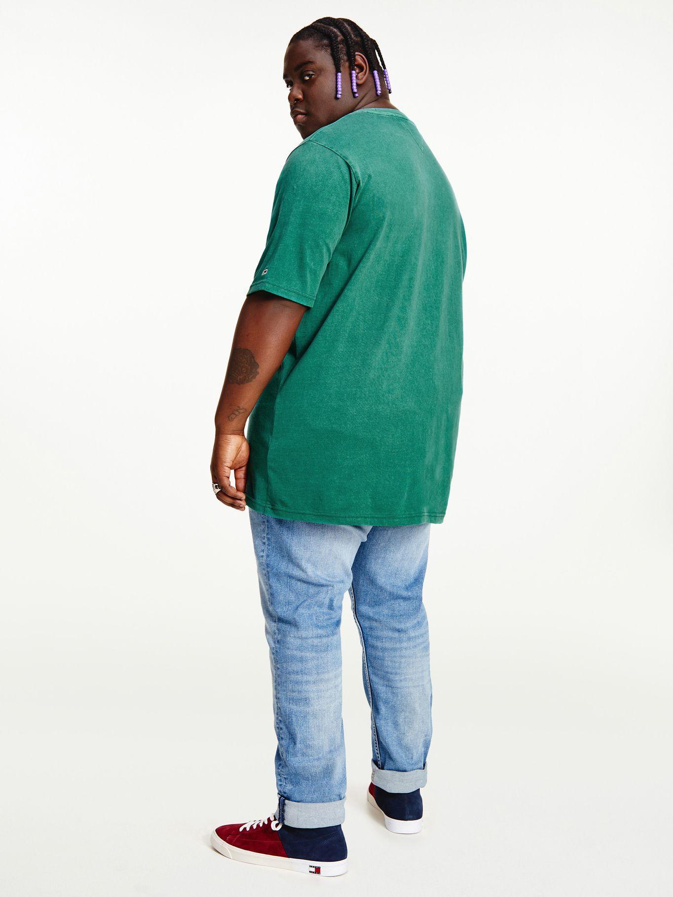 Polera Plus Con Logo Verde Tommy Jeans M2-1