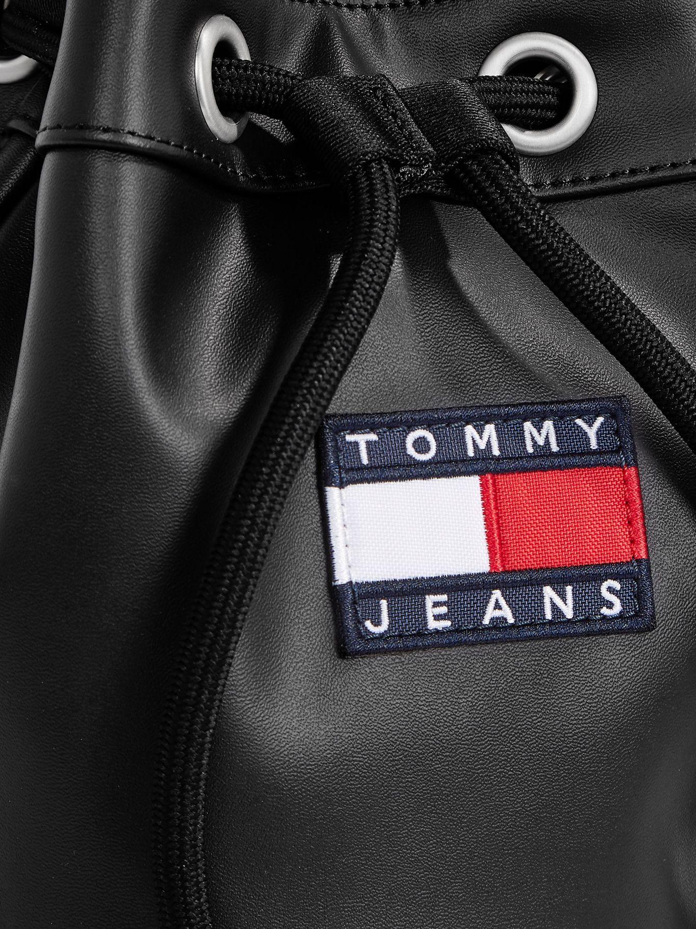 Cartera Bucket Heritage Con Logo Negro Tommy Hilfiger-2