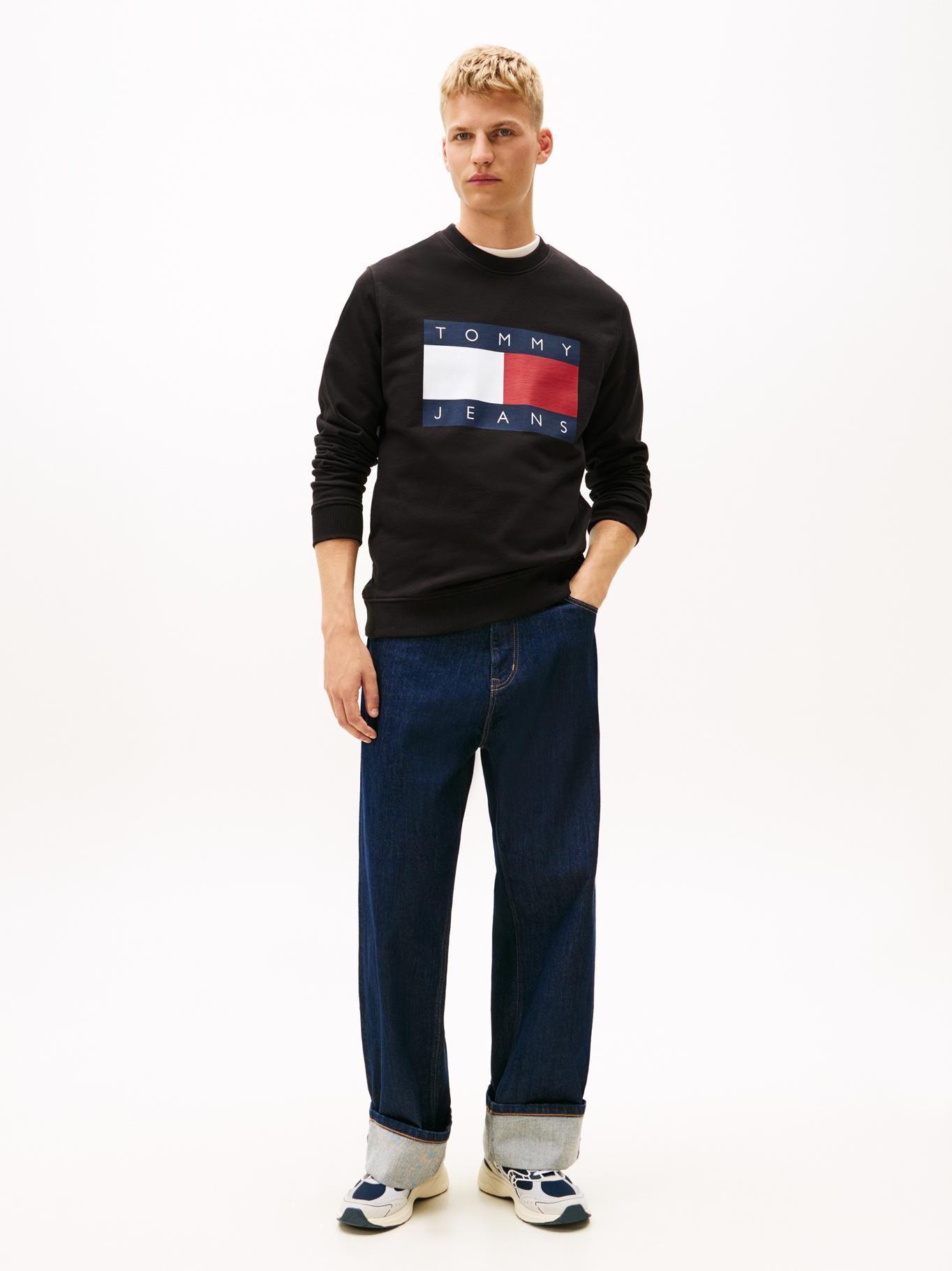 Polerón Con Bandera Estampada Tommy Jeans Negro-1