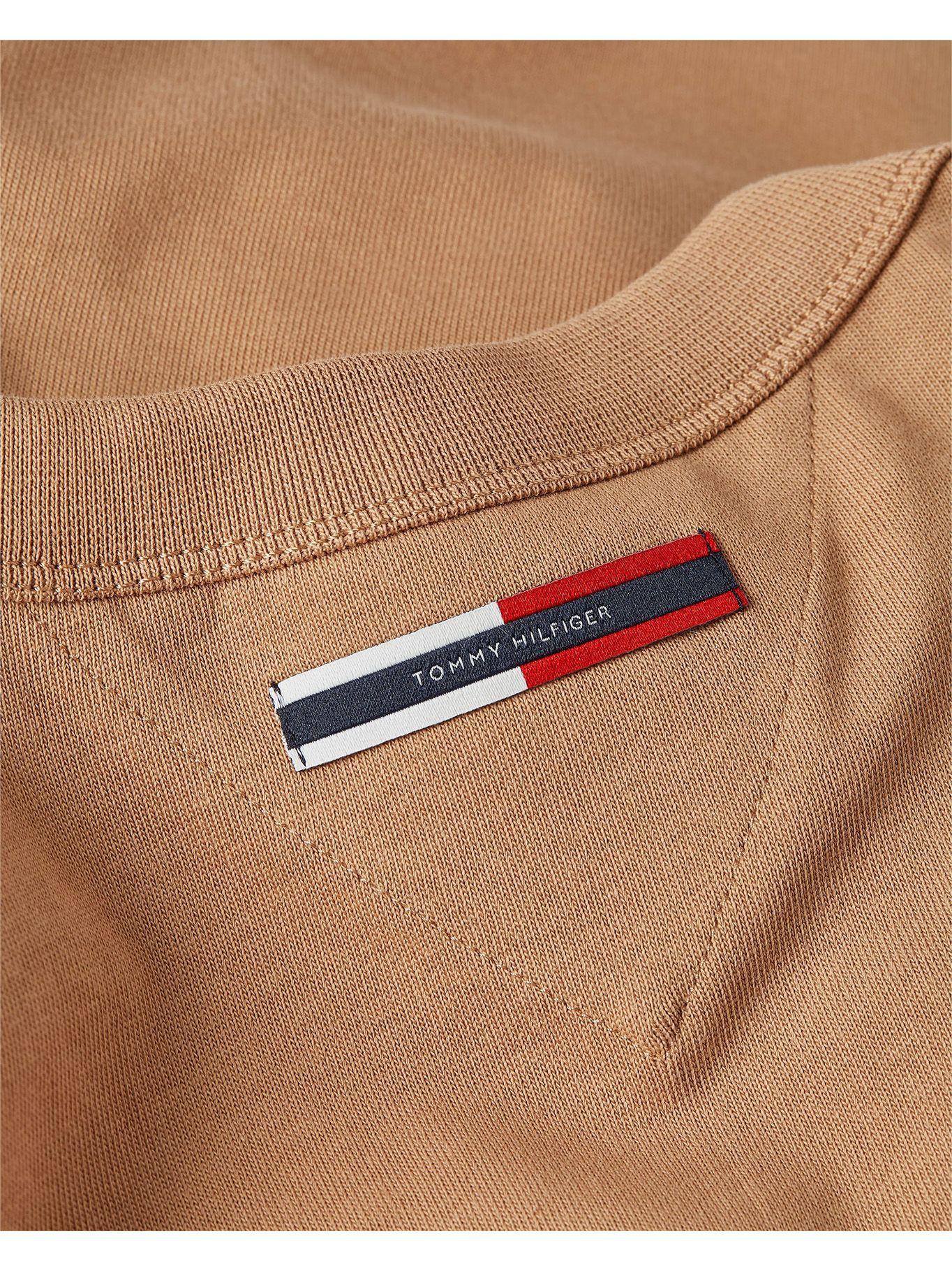 Polera Wavy Flag Logo Café Tommy Hilfiger JN2-2