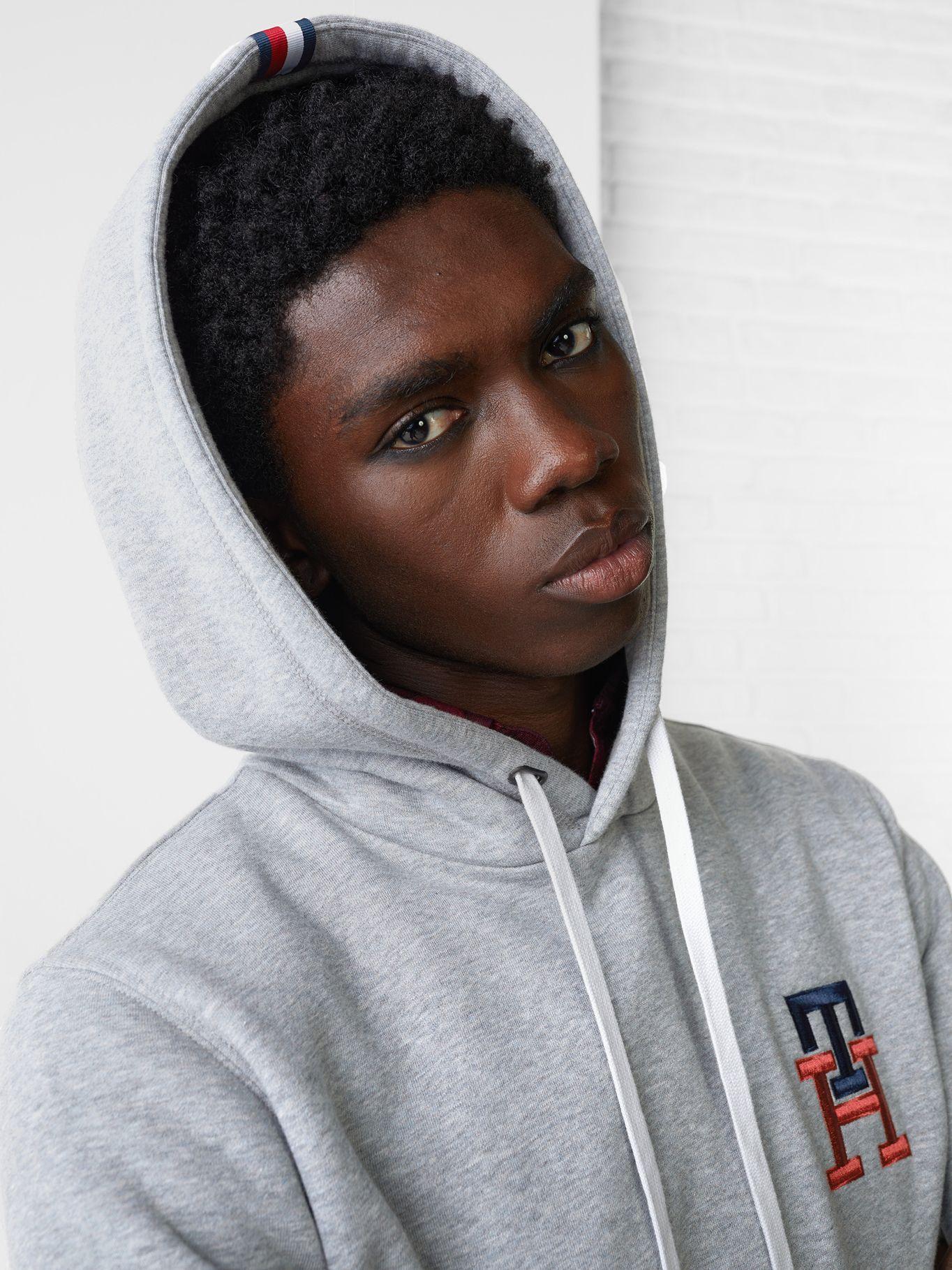 Polerón Hoodie Essential Monogram Gris Tommy Hilfiger-3