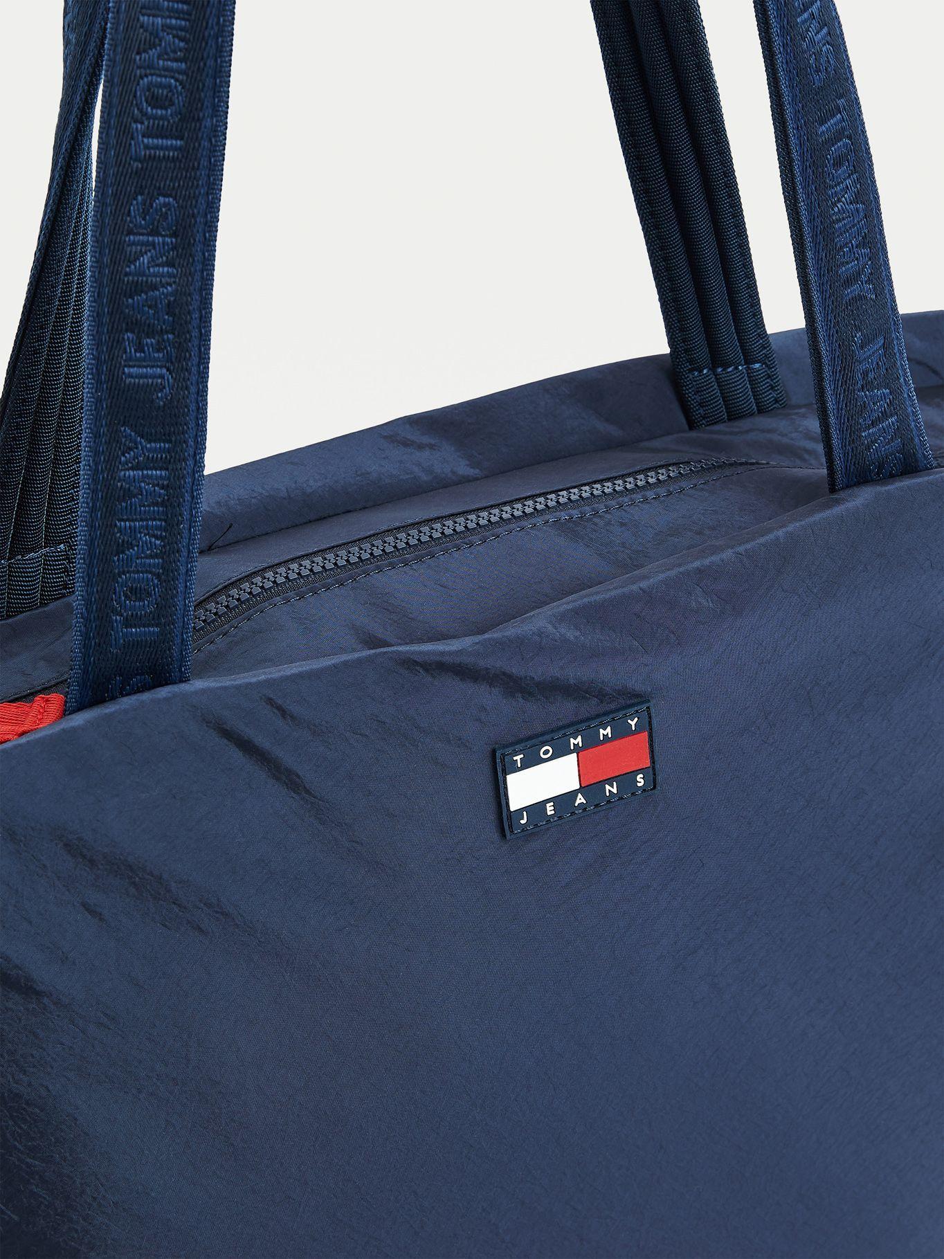 Bolso Tote Con Parche Azul Tommy Hilfiger JN2-3