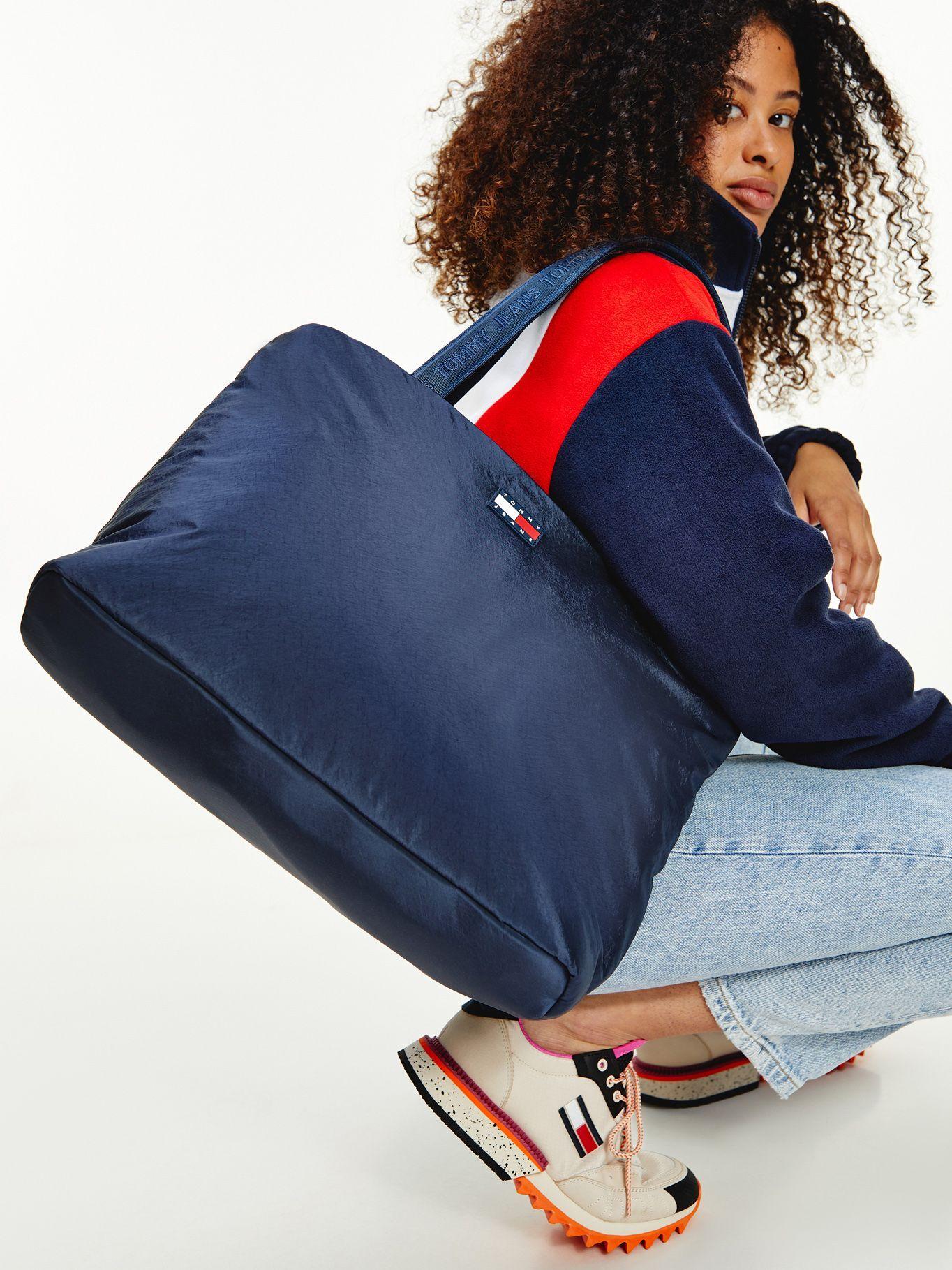 Bolso Tote Con Parche Azul Tommy Hilfiger JN2-4
