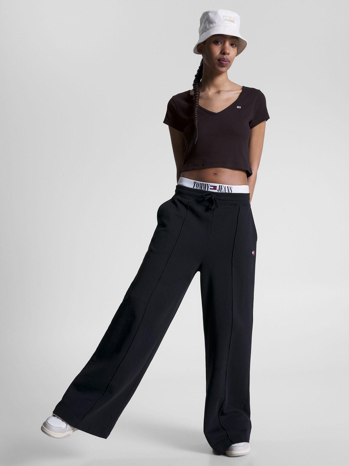 Polera Essential Crop V-Neck Negro Tommy Jeans-1