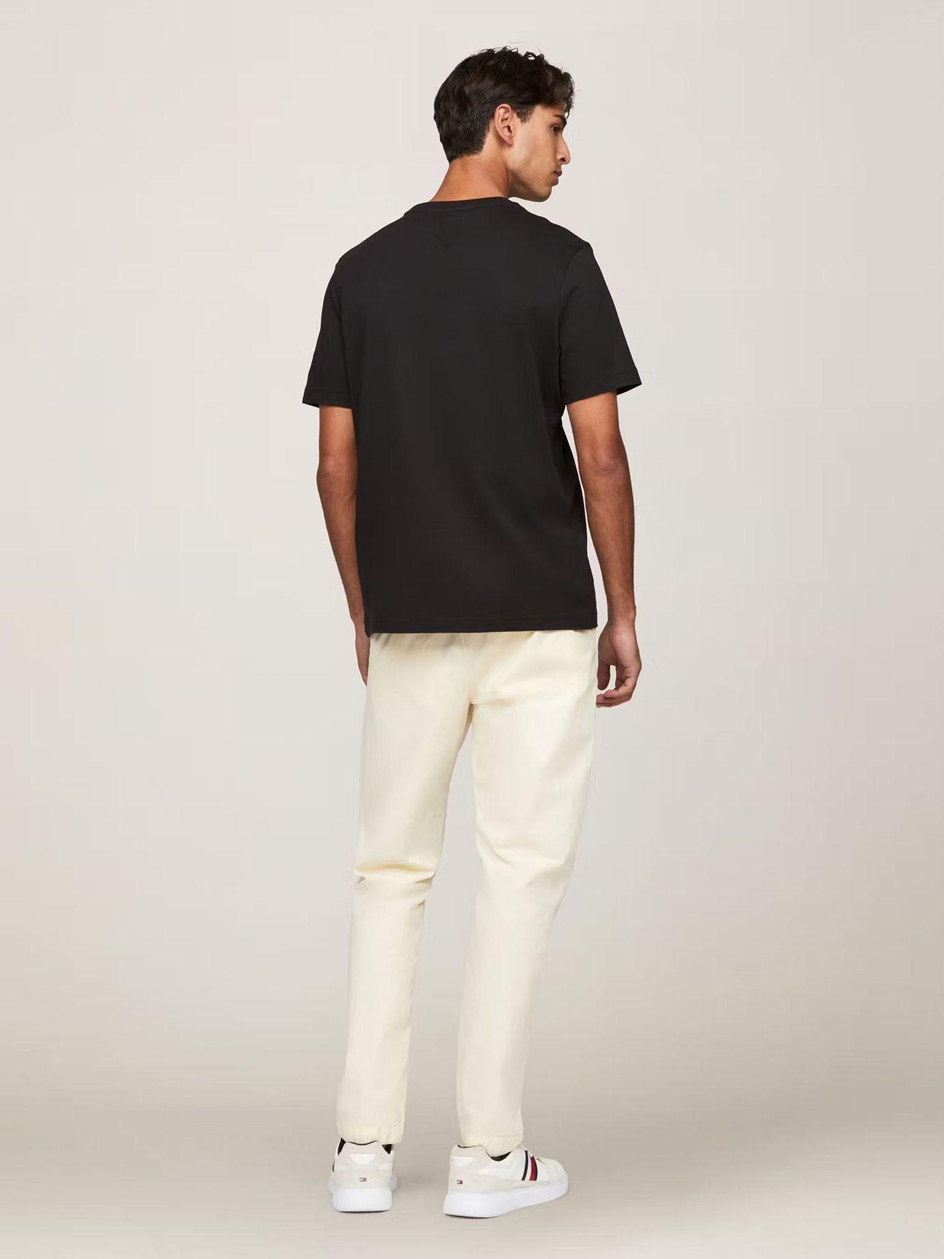 Polera Con Bolsillo Logo Arqueado Negro Tommy Hilfiger-1