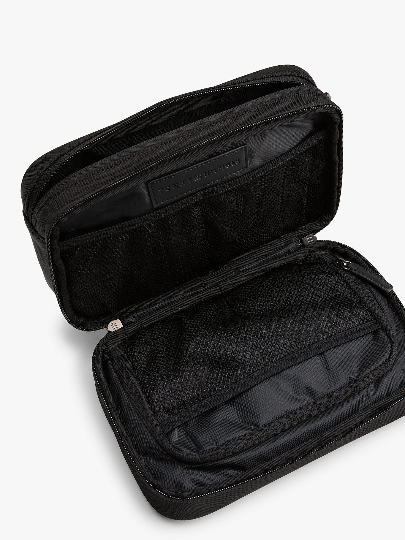 Neceser Travel Con Logo Metálico Negro Tommy Hilfiger-3