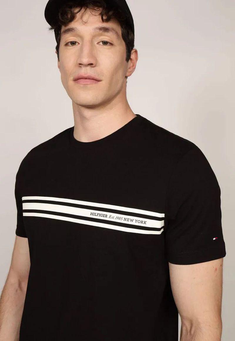 Polera Central Chest Stripe Logo Negro Tommy Hilfiger-3