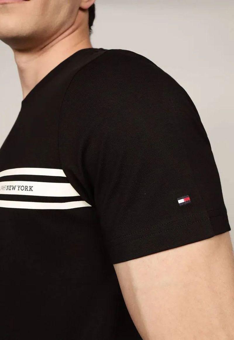 Polera Central Chest Stripe Logo Negro Tommy Hilfiger-4