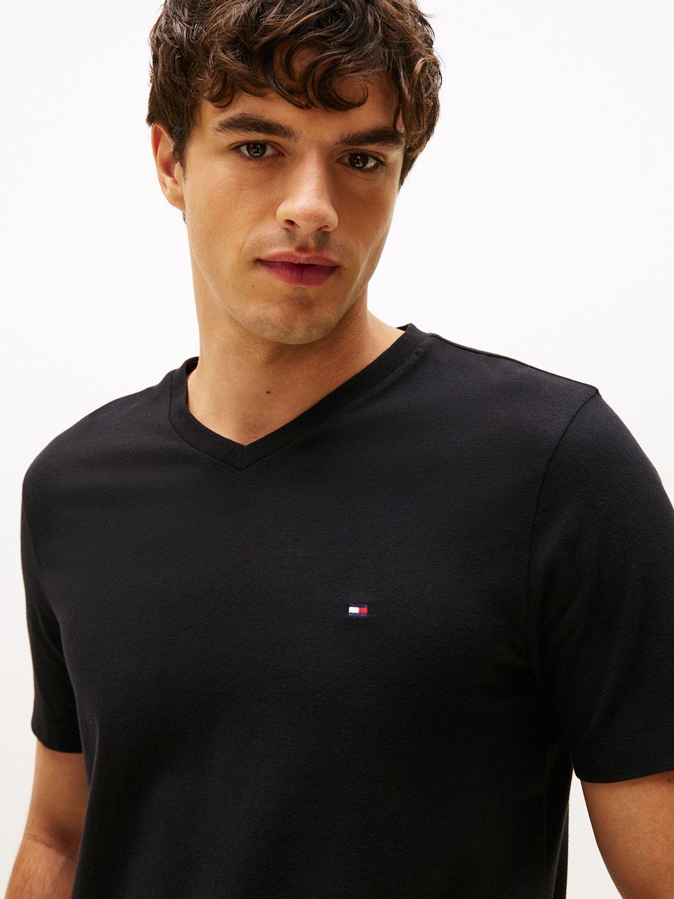 Polera Essential V Regular  Negro BDS Tommy Hilfiger-3