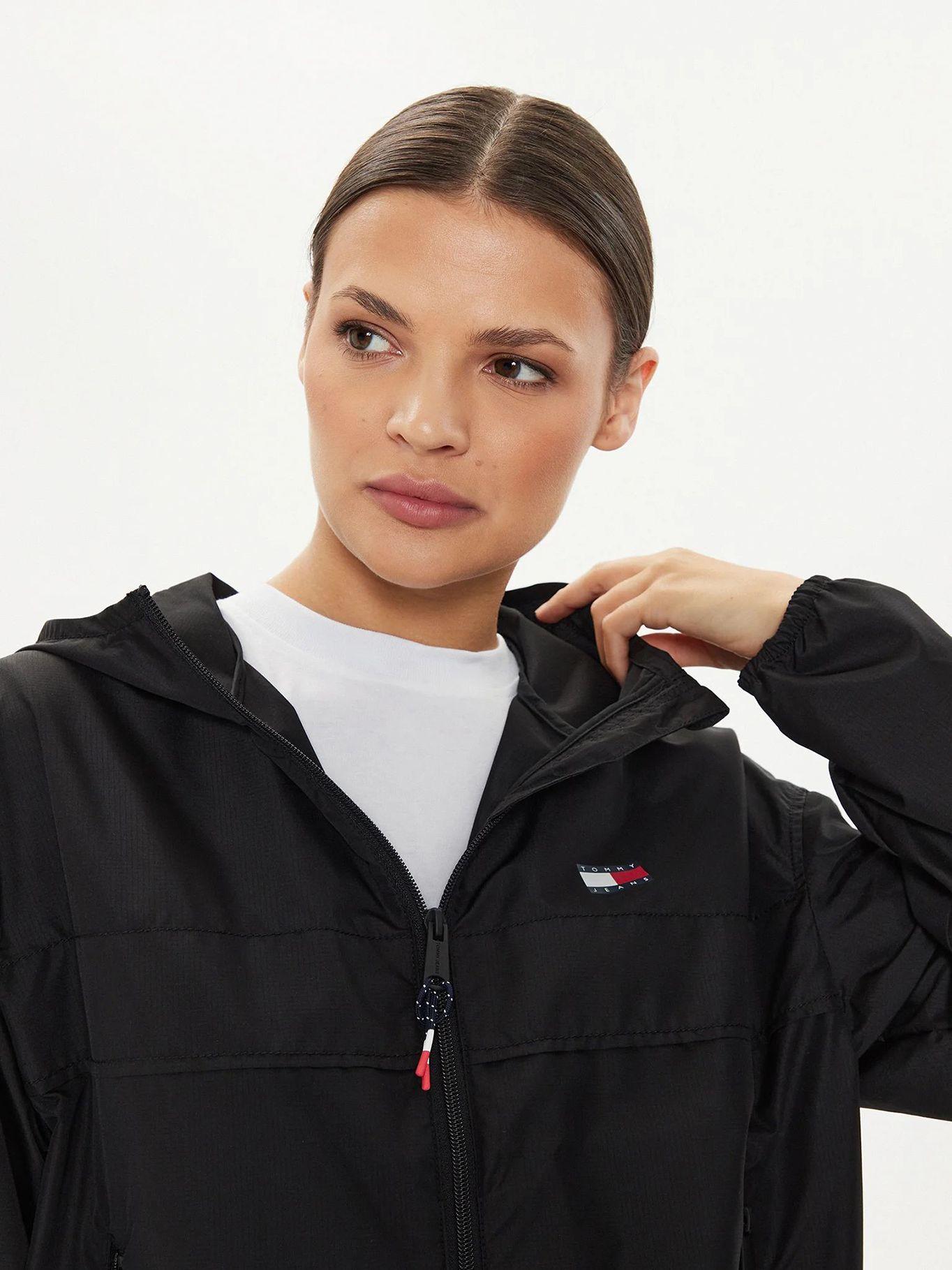 Cortavientos Hoodie Chicago Negro Tommy Jeans-3