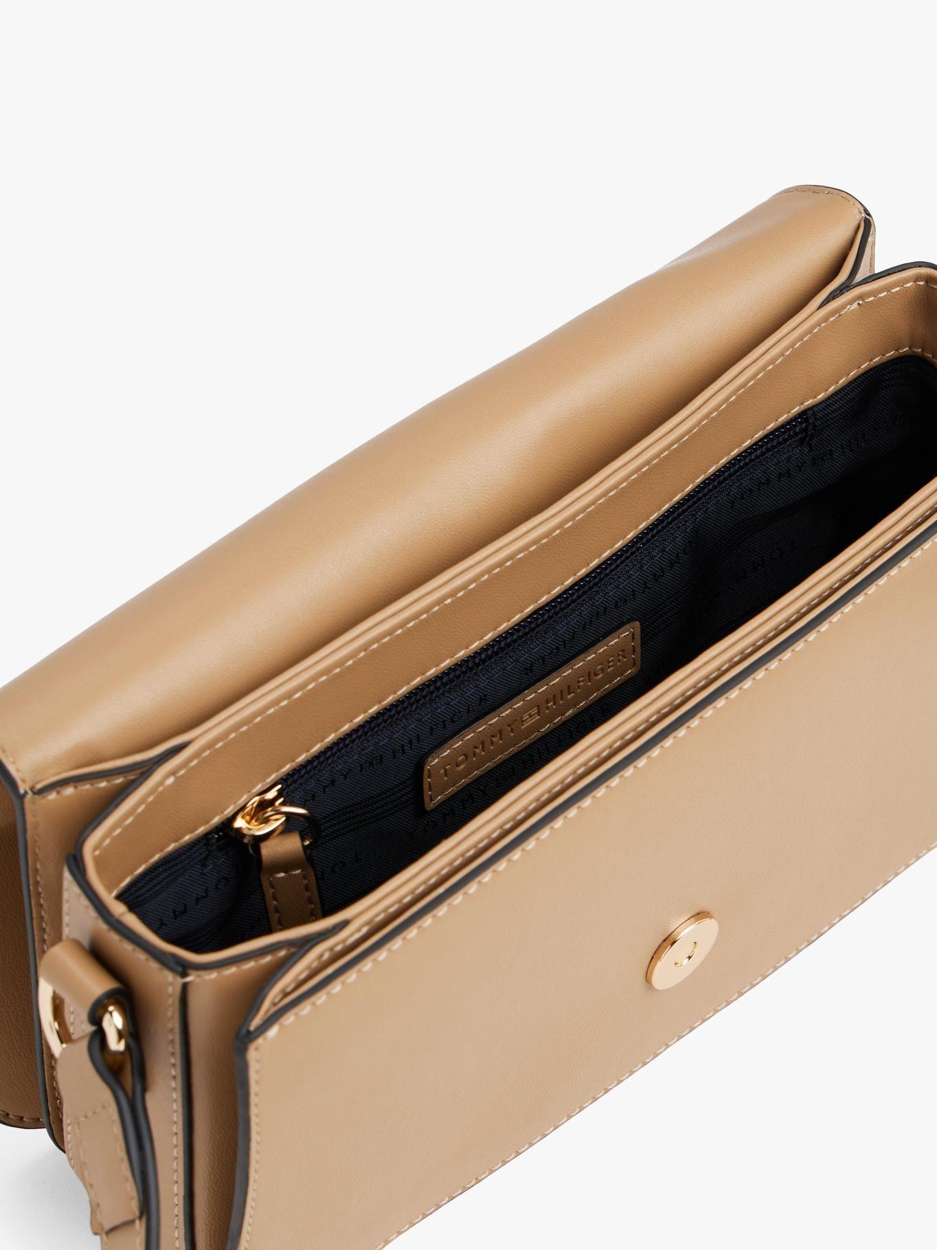 Bandolera Con Solapa Monogram Beige Tommy Hilfiger-3