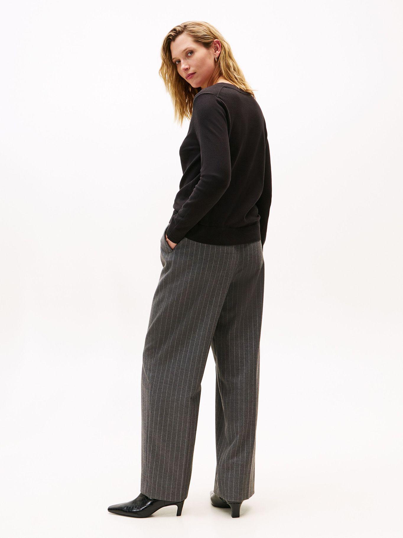 Sweater Solid V-Neck Negro Tommy Hilfiger-2