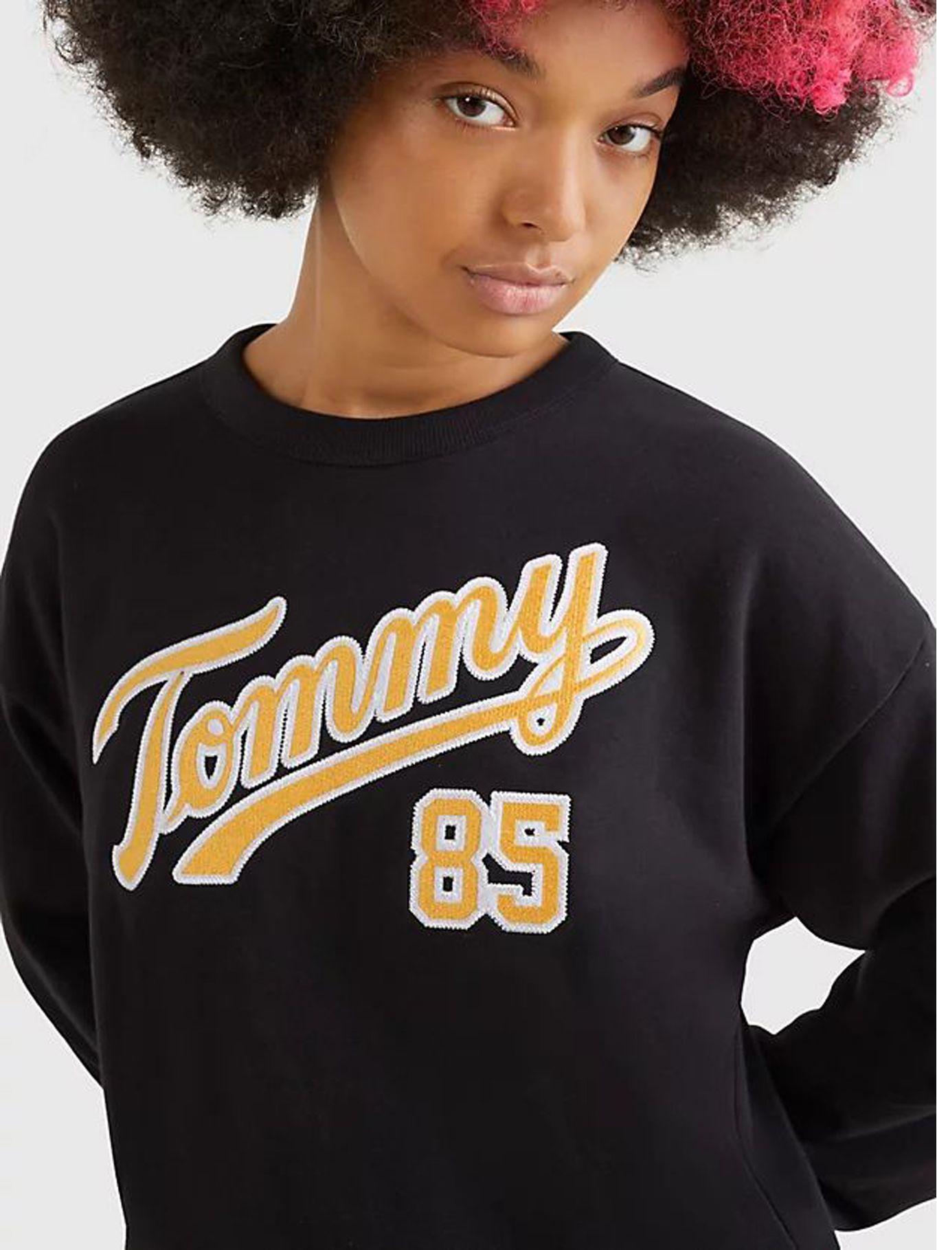 Polerón Relaxed Collgiate 85 Negro Tommy Jeans-3