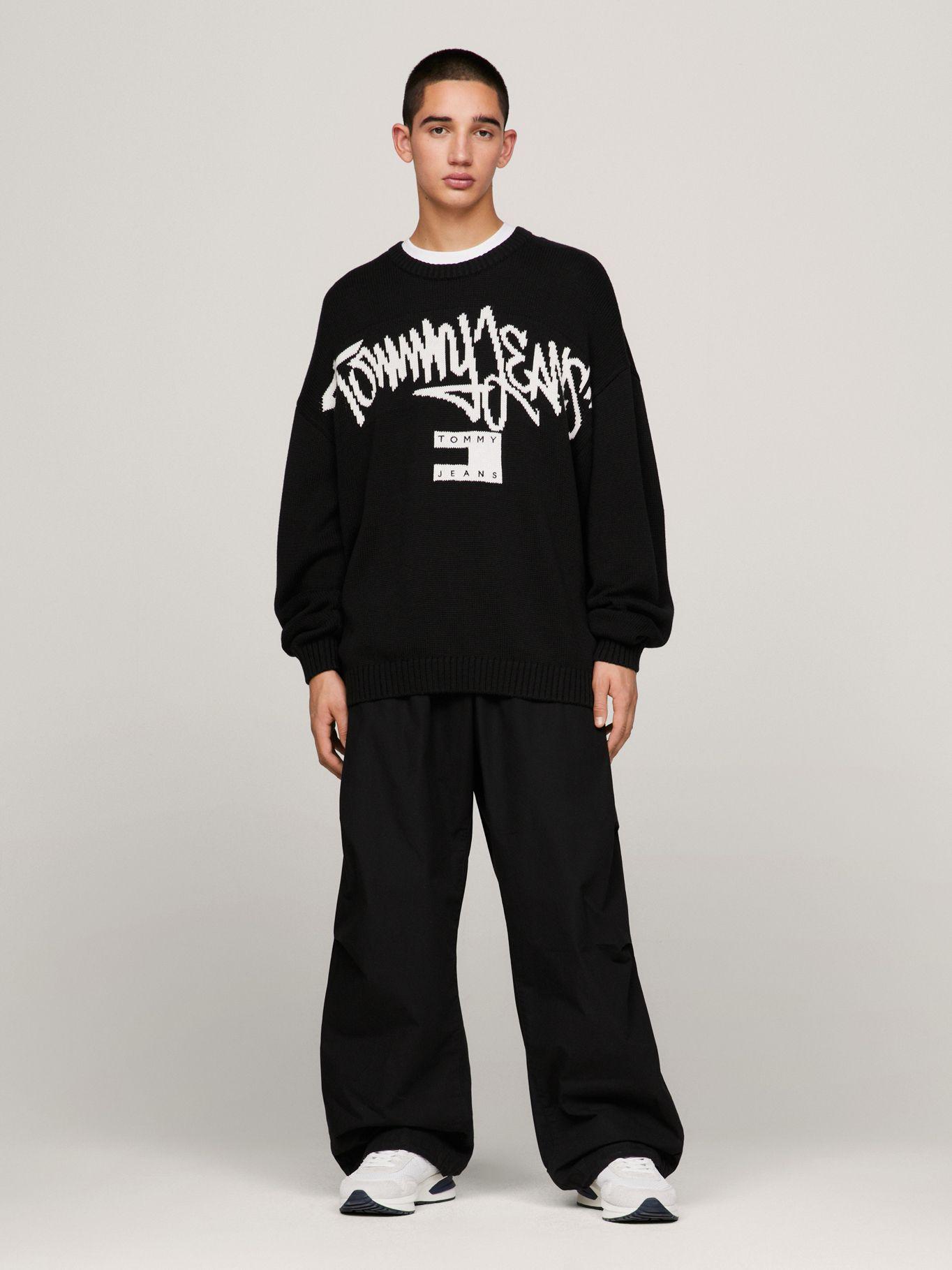 SWEATER LOGO ESTILO GRAFFITI NEGRO TOMMY JEANS-1
