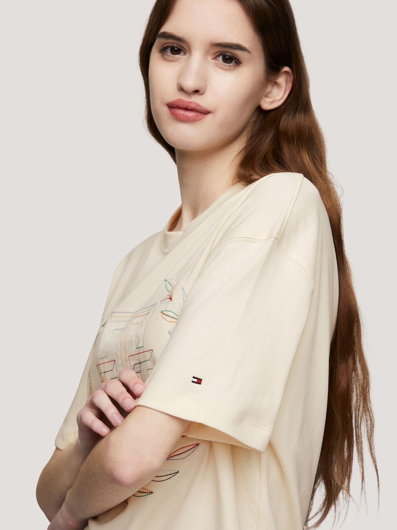 Polera Relaxed Logo Monogram Beige Tommy Hilfiger-3