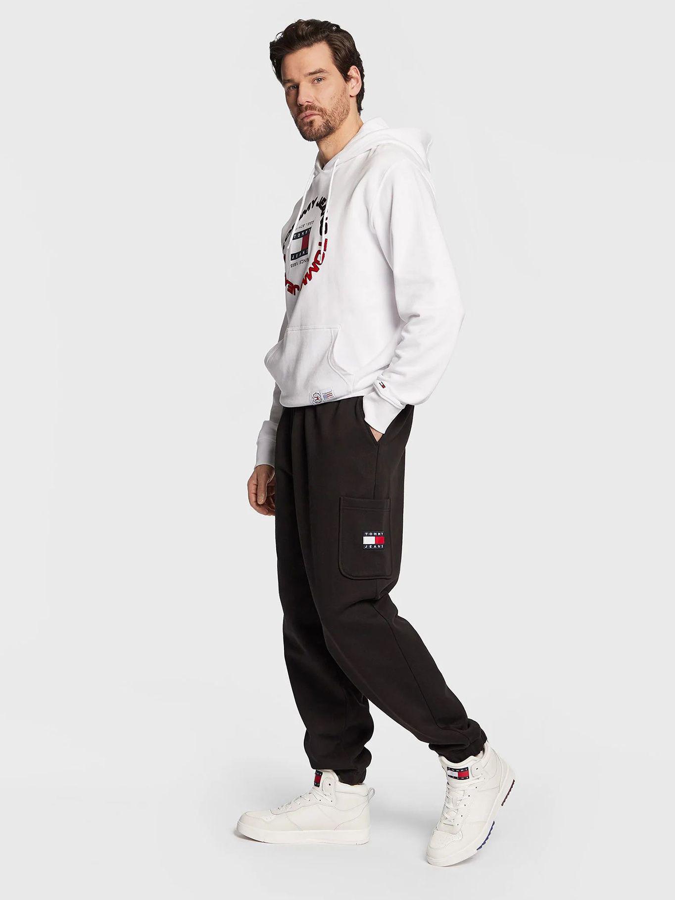 Joggers Cargo Con Parche Negro Tommy Jeans-1