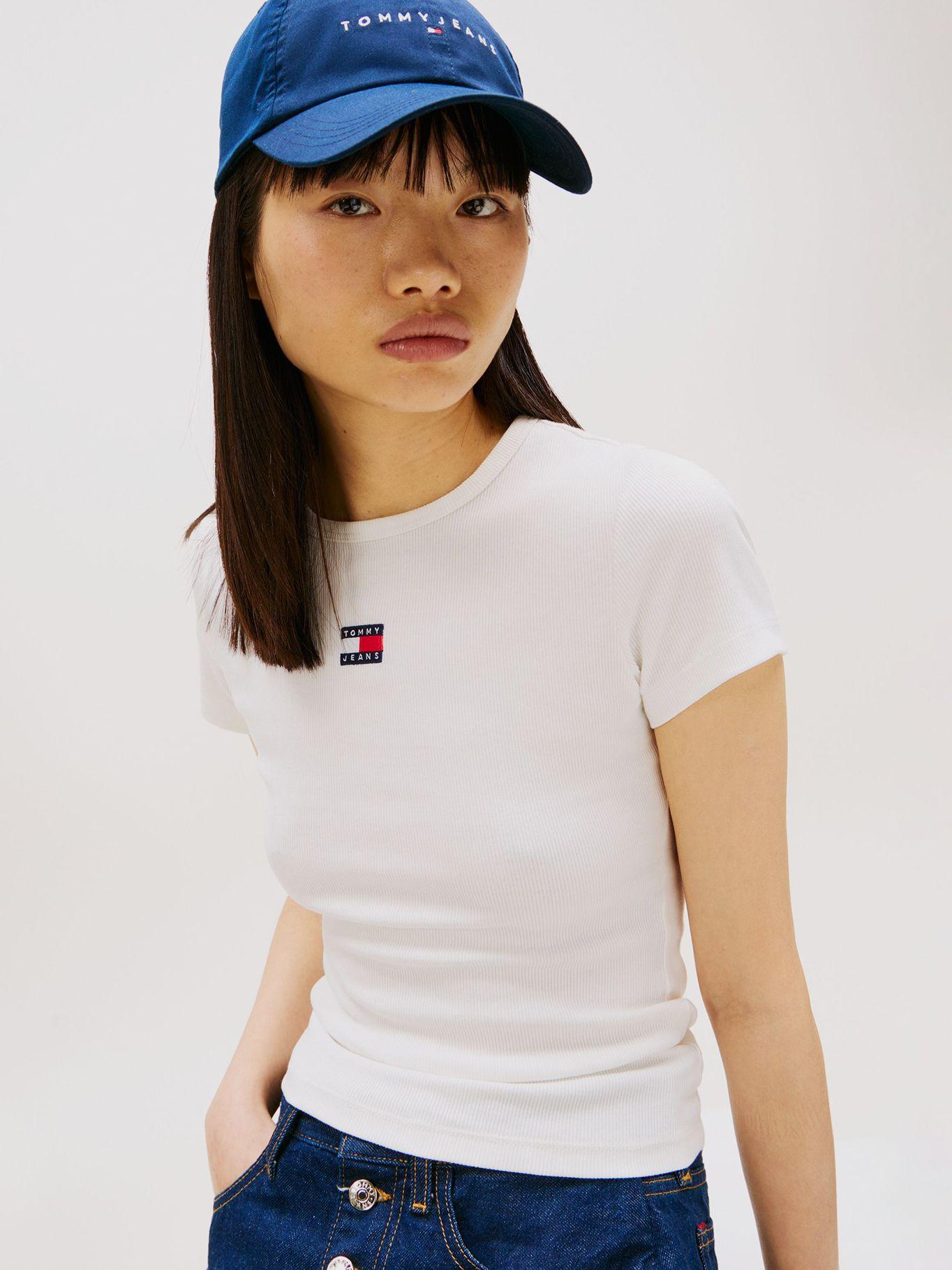 Polera Slim Fit Con Parche Blanco YBL Tommy Jeans-3