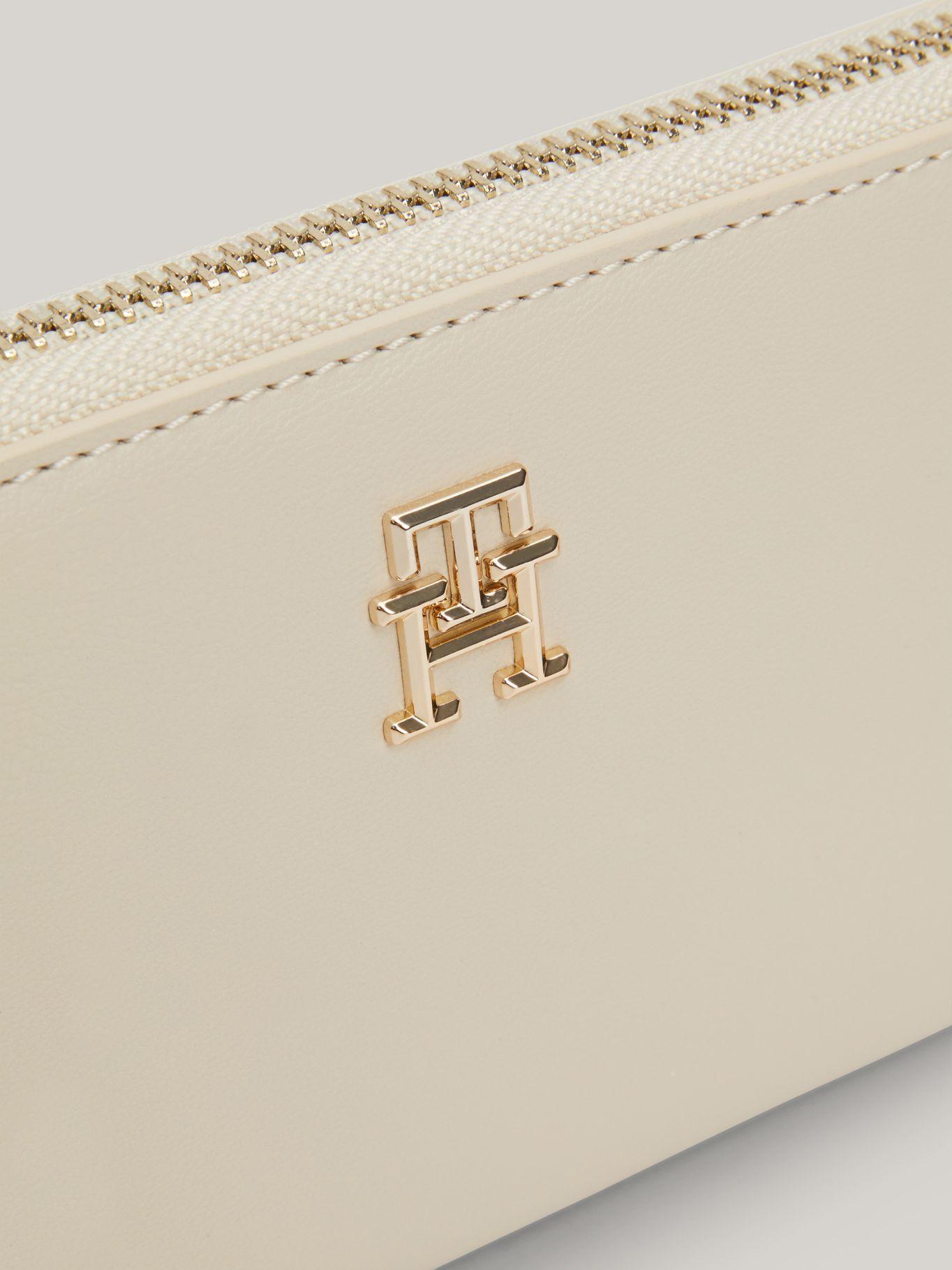 Billetera Chic Grande Con Cierre Beige Tommy Hilfiger-2