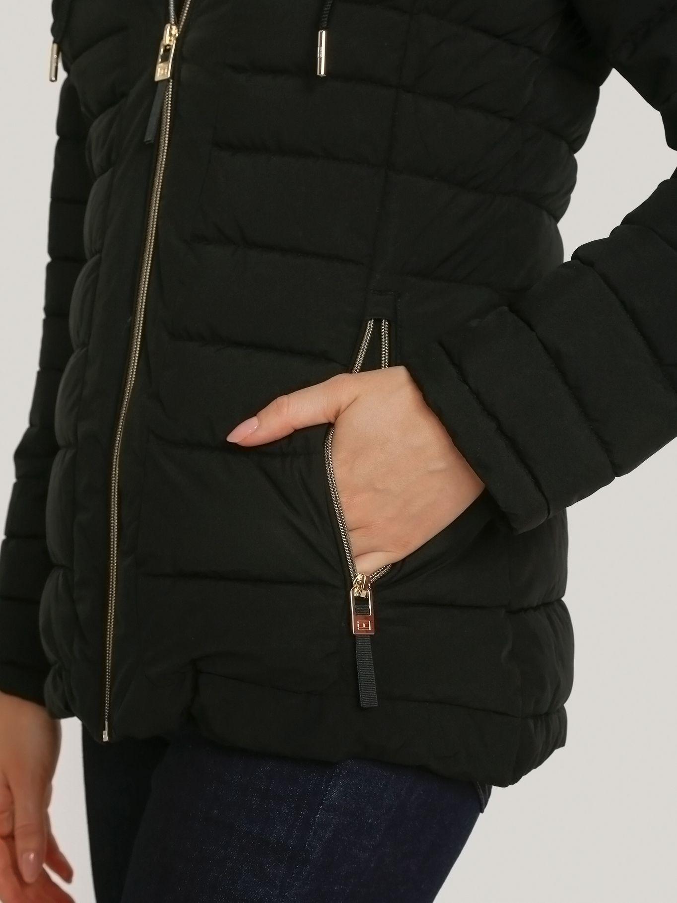 Parka Acolchada Ligera Con Gorro Negro Tommy Hilfiger-4